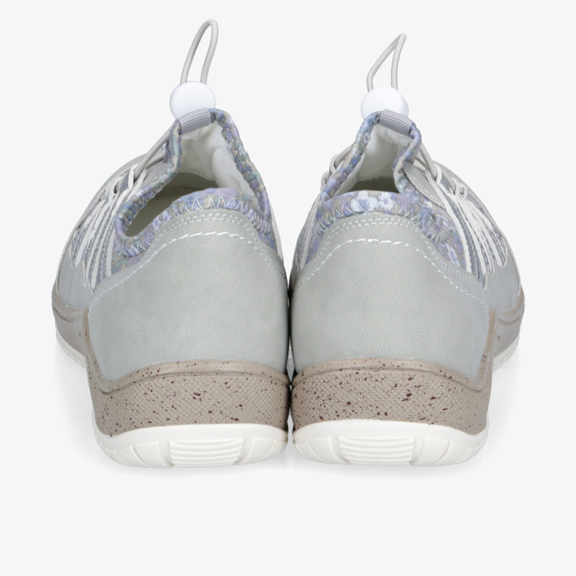 Leichte und komfortable Sportschuhe mit atmungsaktivem Material und stoßdämpfender Sohle in dezenter Grau- und Beigetönen von hinten