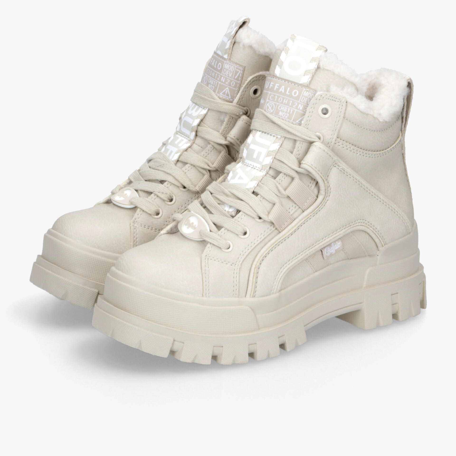Hellbeige robuste Bikerboots mit warmer Polsterung und profilierter Sohle für verbesserten Tragekomfort