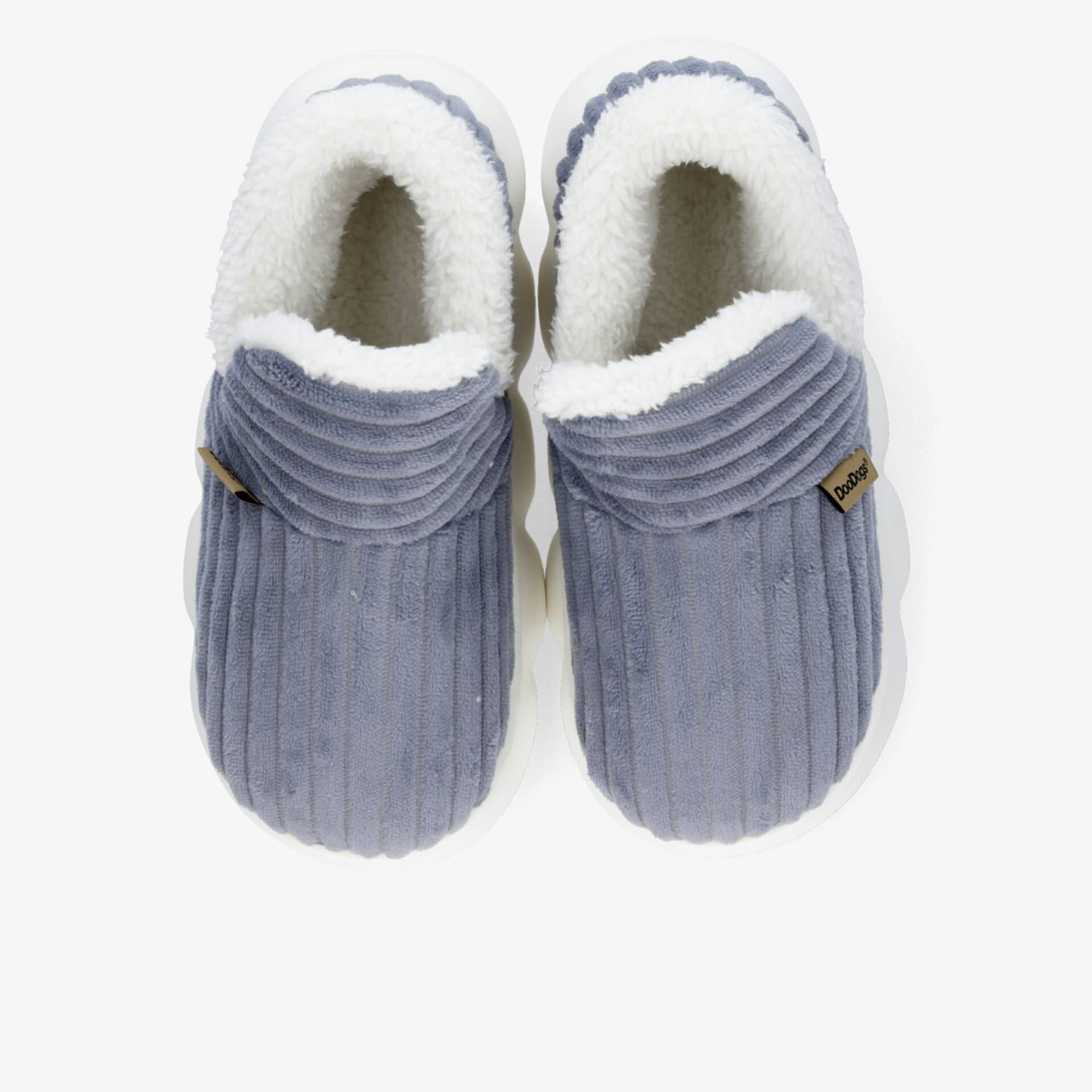 Weiche graue Hausschuhe mit kuscheligem Innenfutter und rutschfester Sohle für angenehmen Tragekomfort