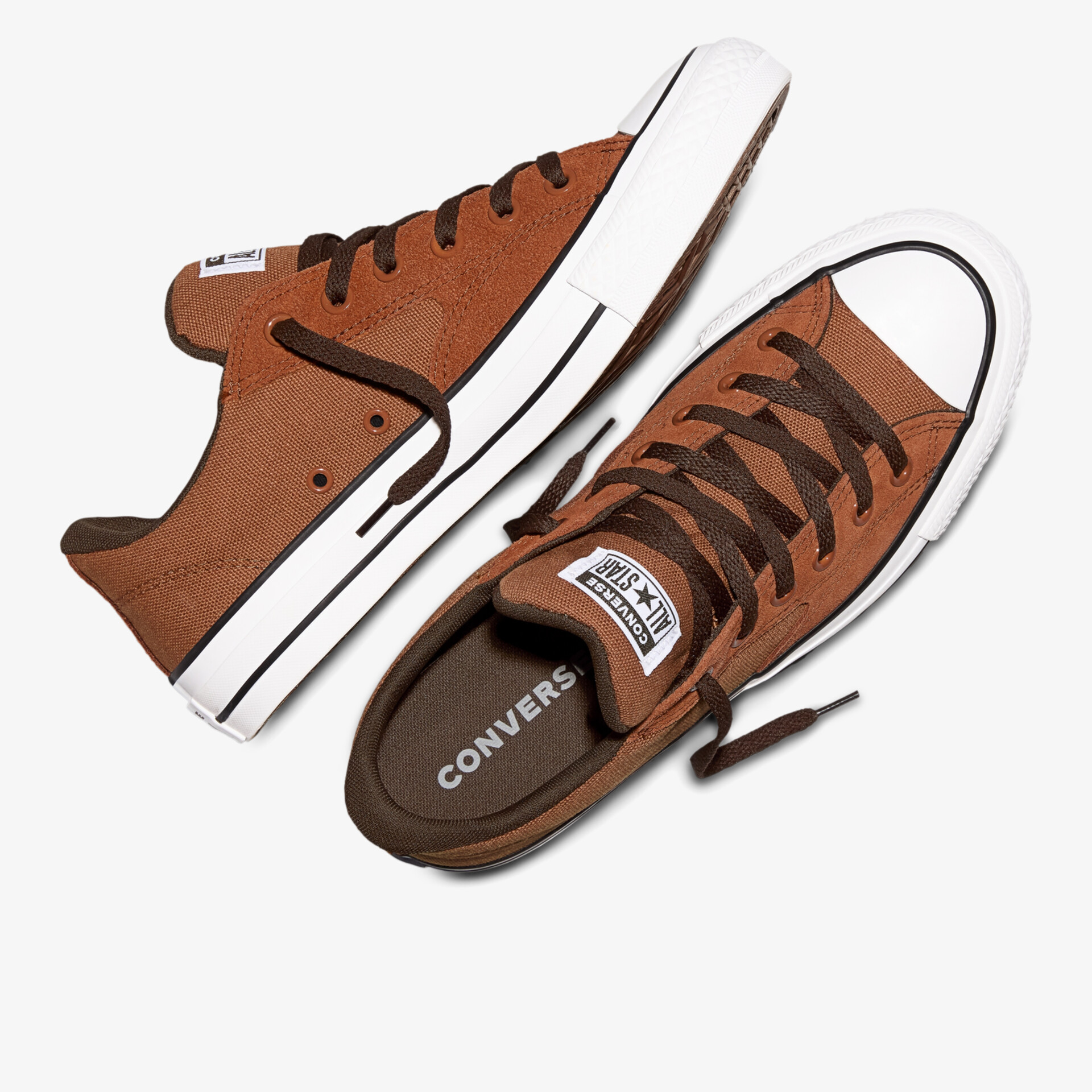 Moderner Sneaker mit robustem Canvas, kontrastreicher Sohle und bequemer Passform für vielseitigen Einsatz