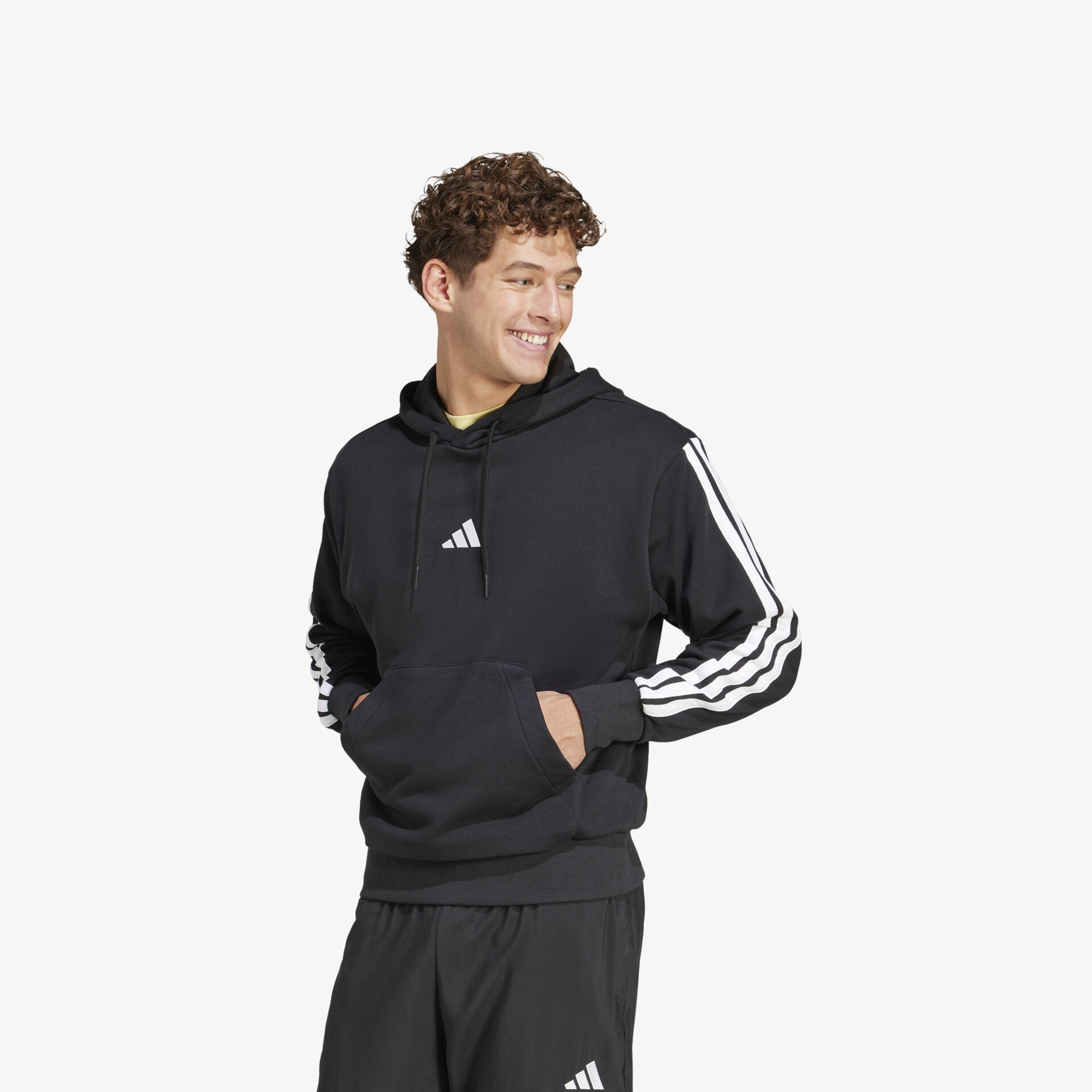 Schwarzer sportlicher Hoodie mit weißem Logo und seitlichen Streifen trägt bequem und sieht modern aus