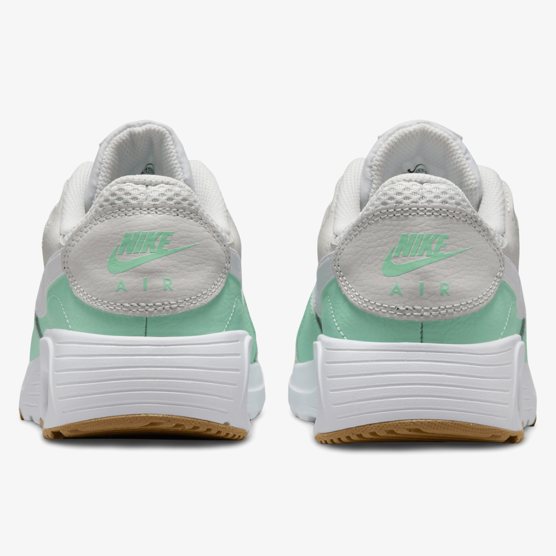 Weiß-grüne Sneaker mit robustem Material und komfortabler Sohlendämpfung, Rückansicht, stabiler Halt