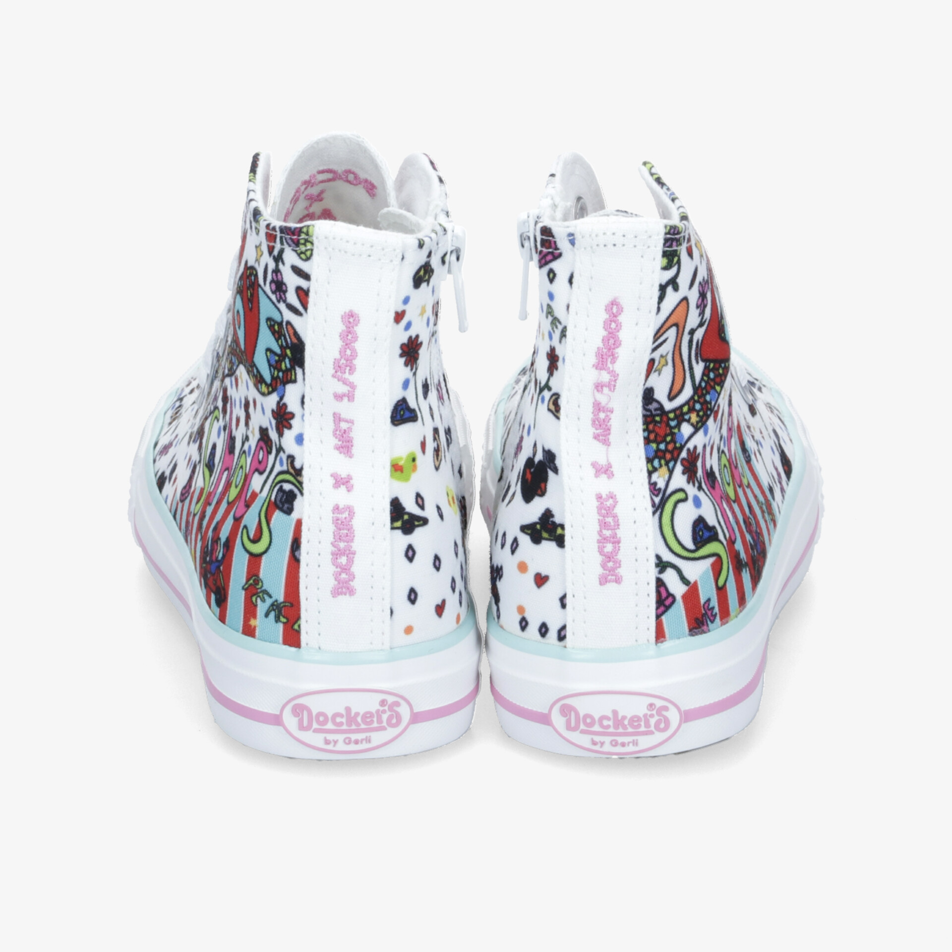 High-Top-Sneaker mit buntem Print, seitliche Ansicht. Komfortabel und modisch für jede Gelegenheit.