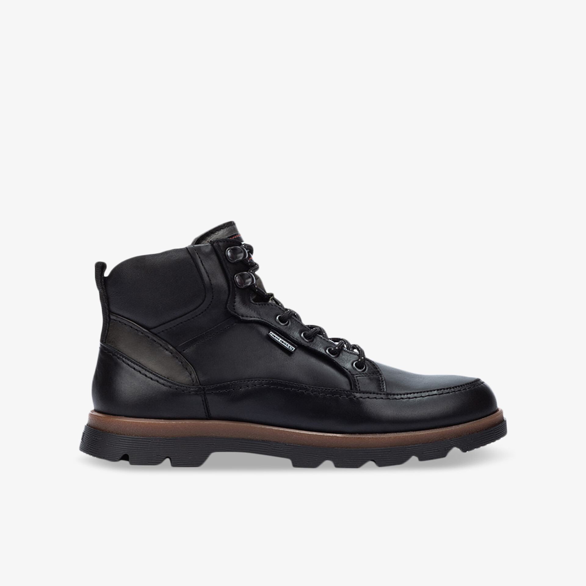 Schwarzer robuster Leder-Bikerstiefel mit rutschfester Sohle und bequemer Passform in seitlicher Ansicht