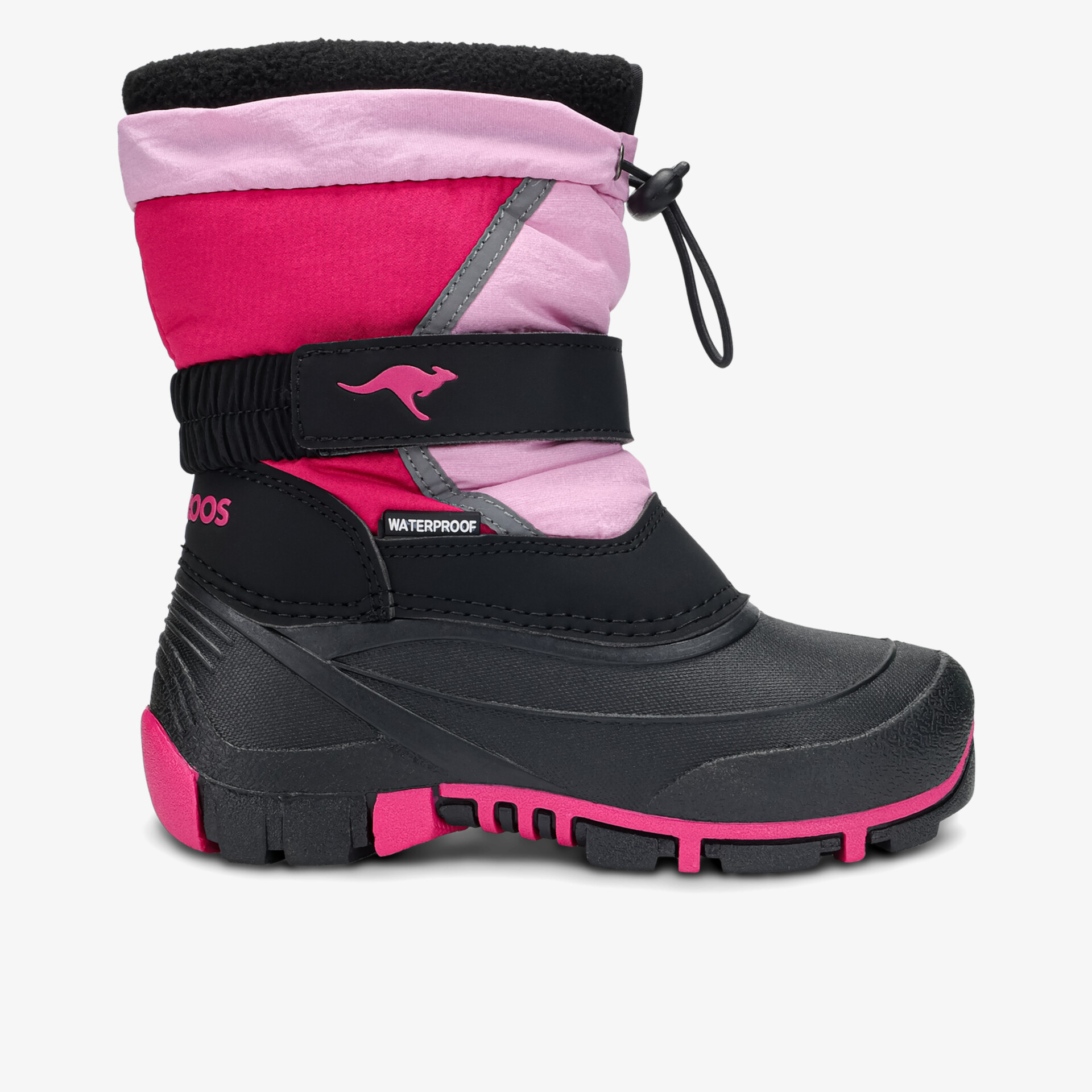 Seitliche Ansicht robuster wasserdichter Winterstiefel mit warmer Isolierung und rutschfester Sohle