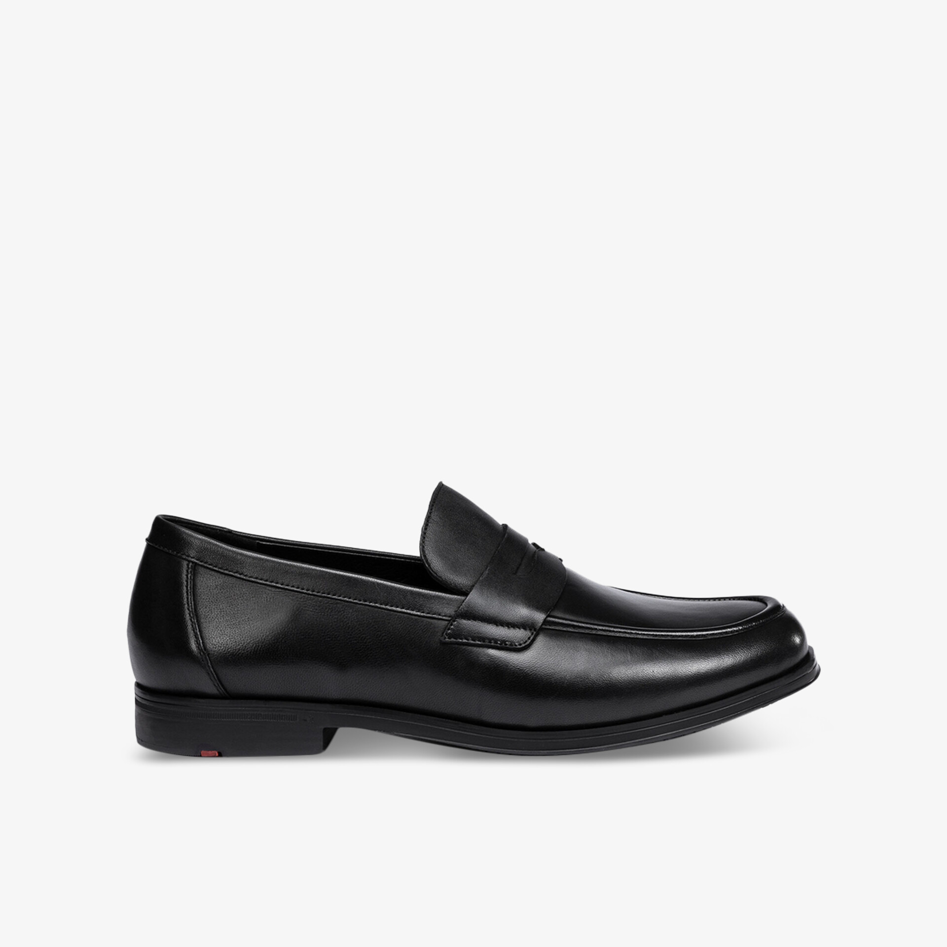Schwarzer klassischer Lederschuh in seitlicher Ansicht, elegant und bequem mit schlichtem Design