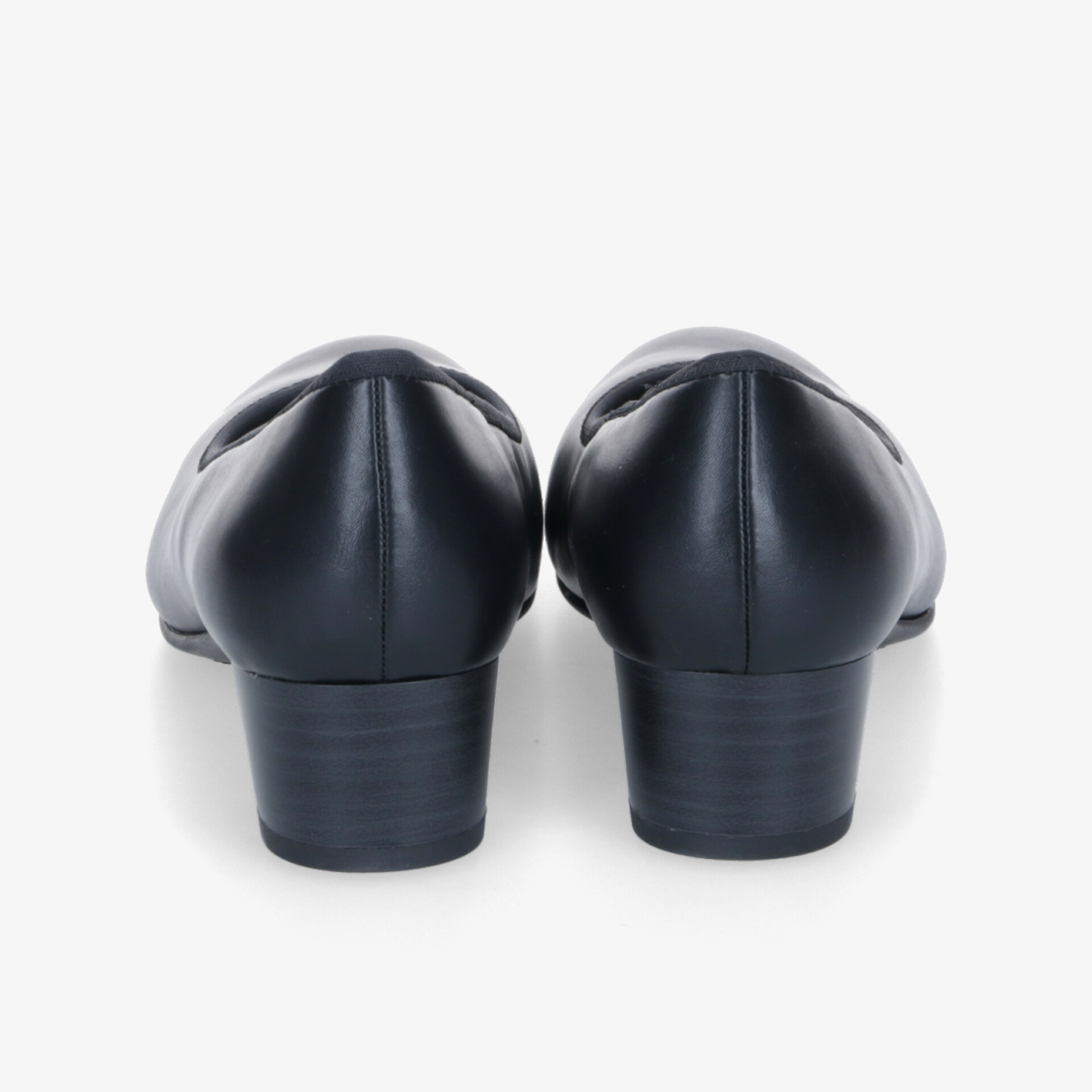 Elegante, schwarze Schuhe mit niedrigem Absatz in klassischem Design. Komfort und Stil für jeden Anlass.