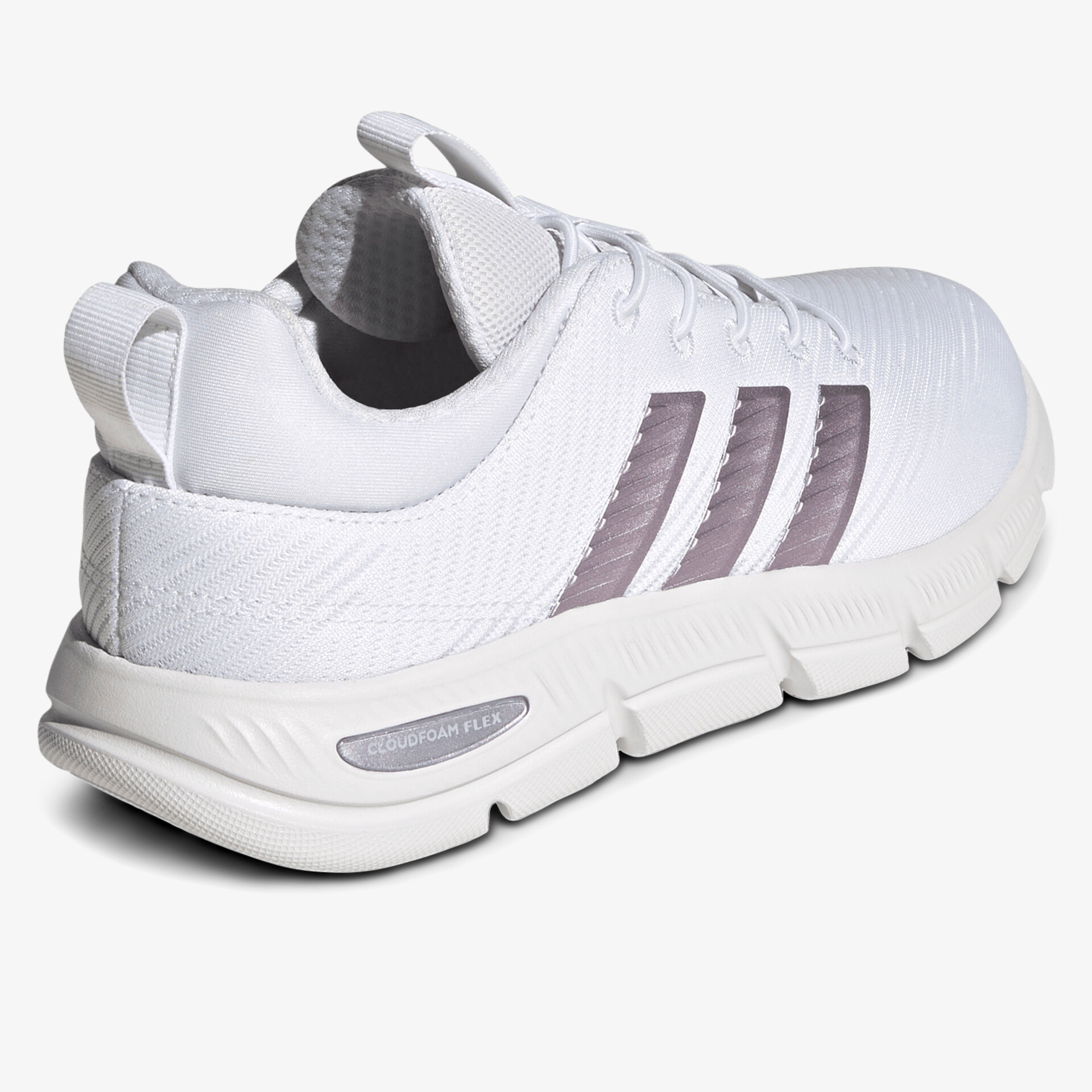 Moderner leichter Sportschuh mit atmungsaktivem Material und rutschfester Sohle, seitliche Ansicht
