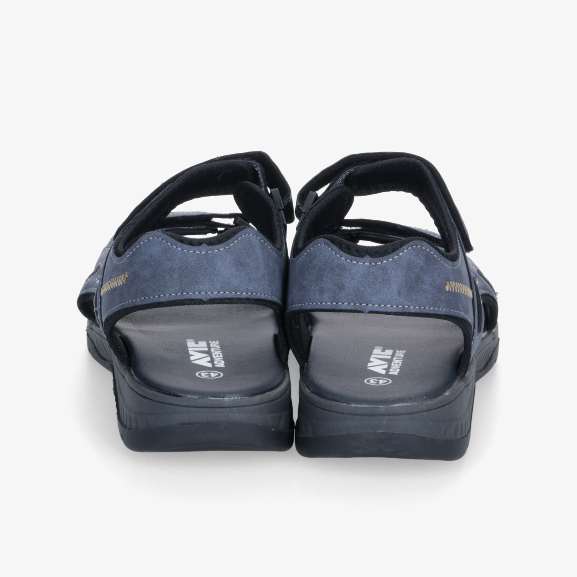 Rückansicht von bequemen Sandalen mit weicher Polsterung und rutschfester Sohle, ideal für angenehmen Tragekomfort