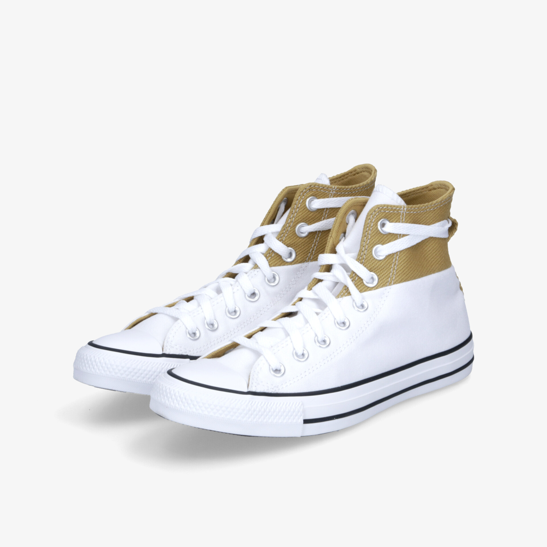 Weiß-beige Canvas Sneaker im Paar mit hoher Schnürung und rutschfester Profilsohle, leicht und komfortabel