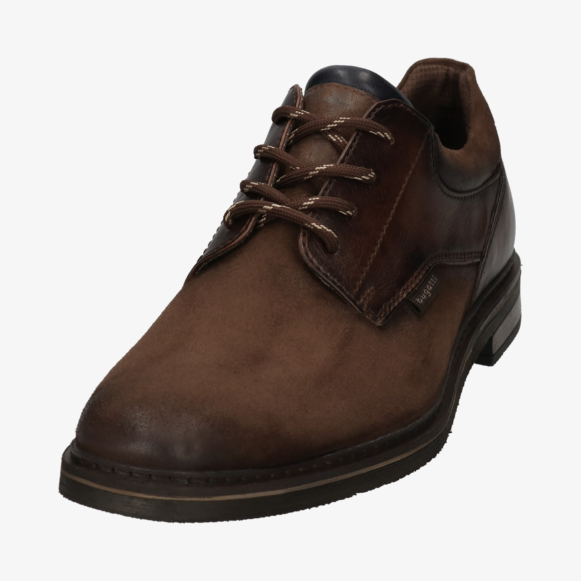 Klassischer brauner Lederschnürschuh für stilvollen Komfort im Alltag