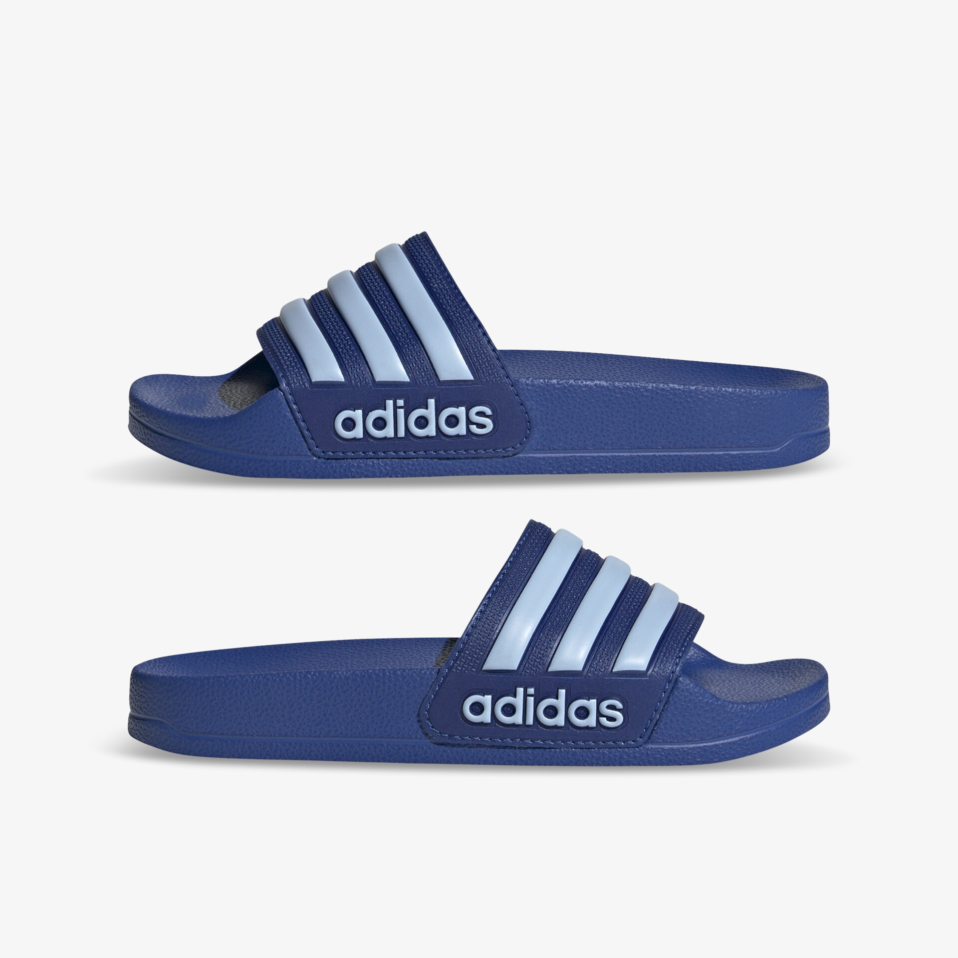 Blau-weiße Adidas Badeschlappen mit bequemer Passform und rutschfester Sohle, ideal für Freizeit und Bad