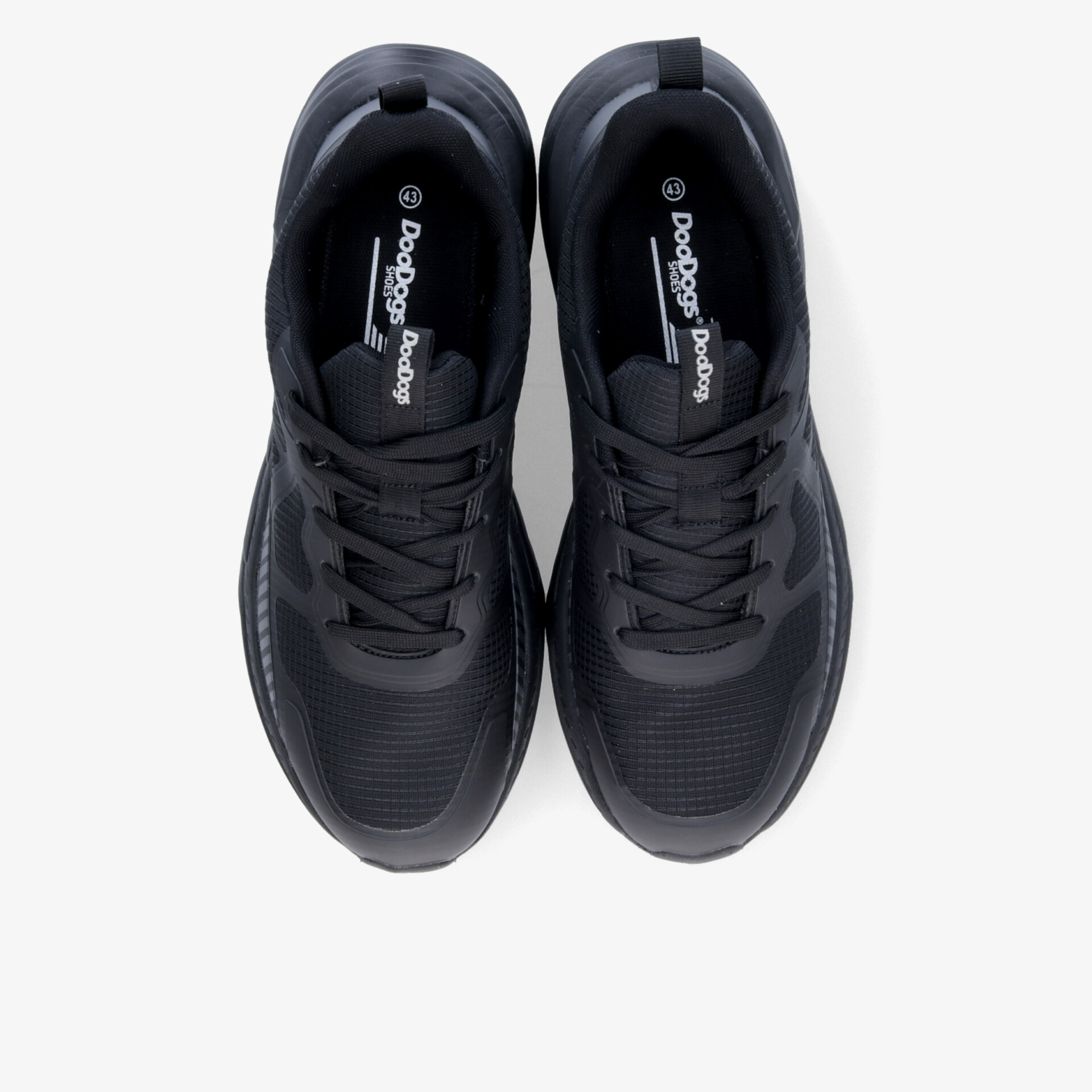 Schwarze Sneaker im Paar von oben, mit bequemer Passform, atmungsaktivem Material und rutschfester Sohle für sportlichen Komfort