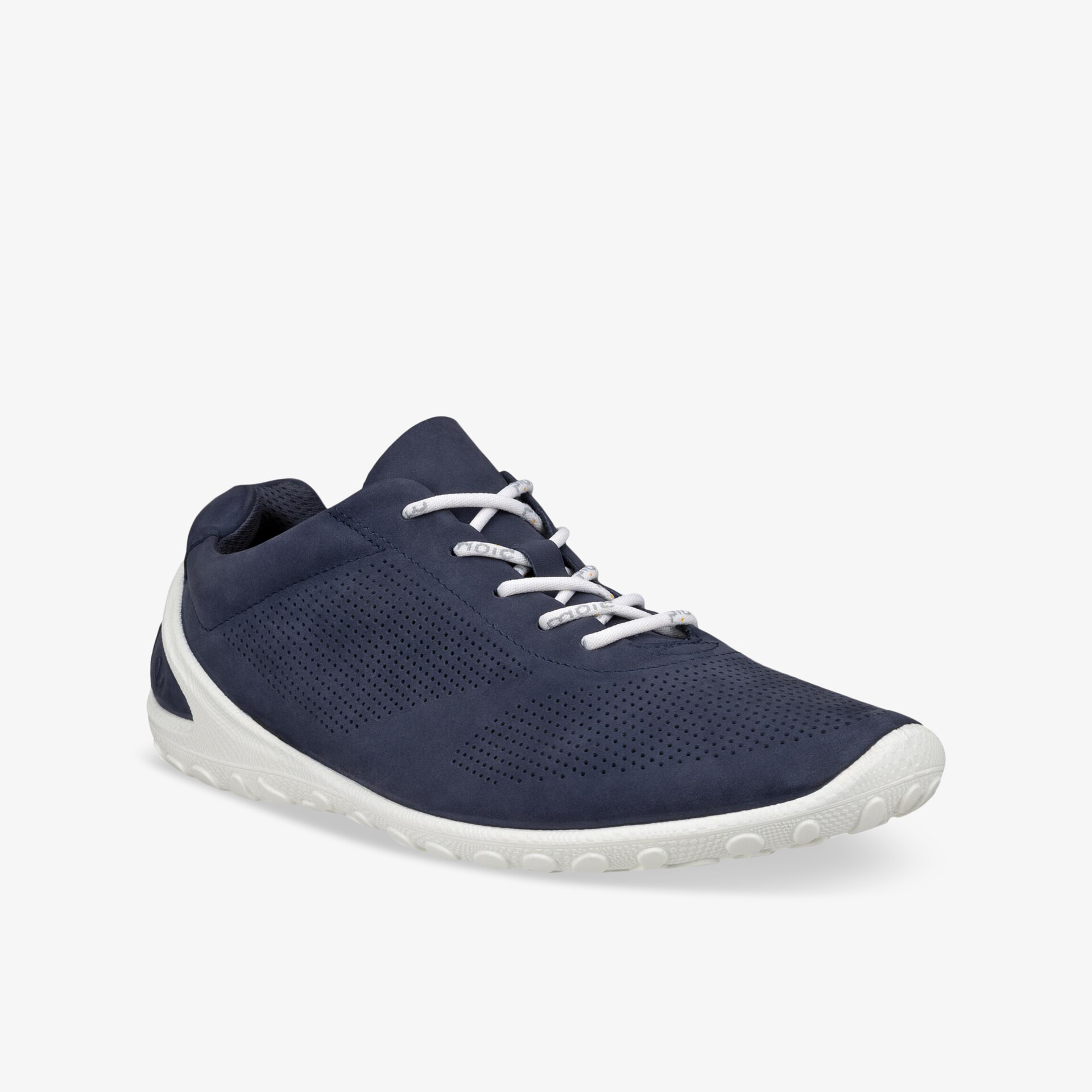 Sportlicher blauer Sneaker mit weißer Sohle, atmungsaktivem Material und bequemer Passform in schräger Frontansicht