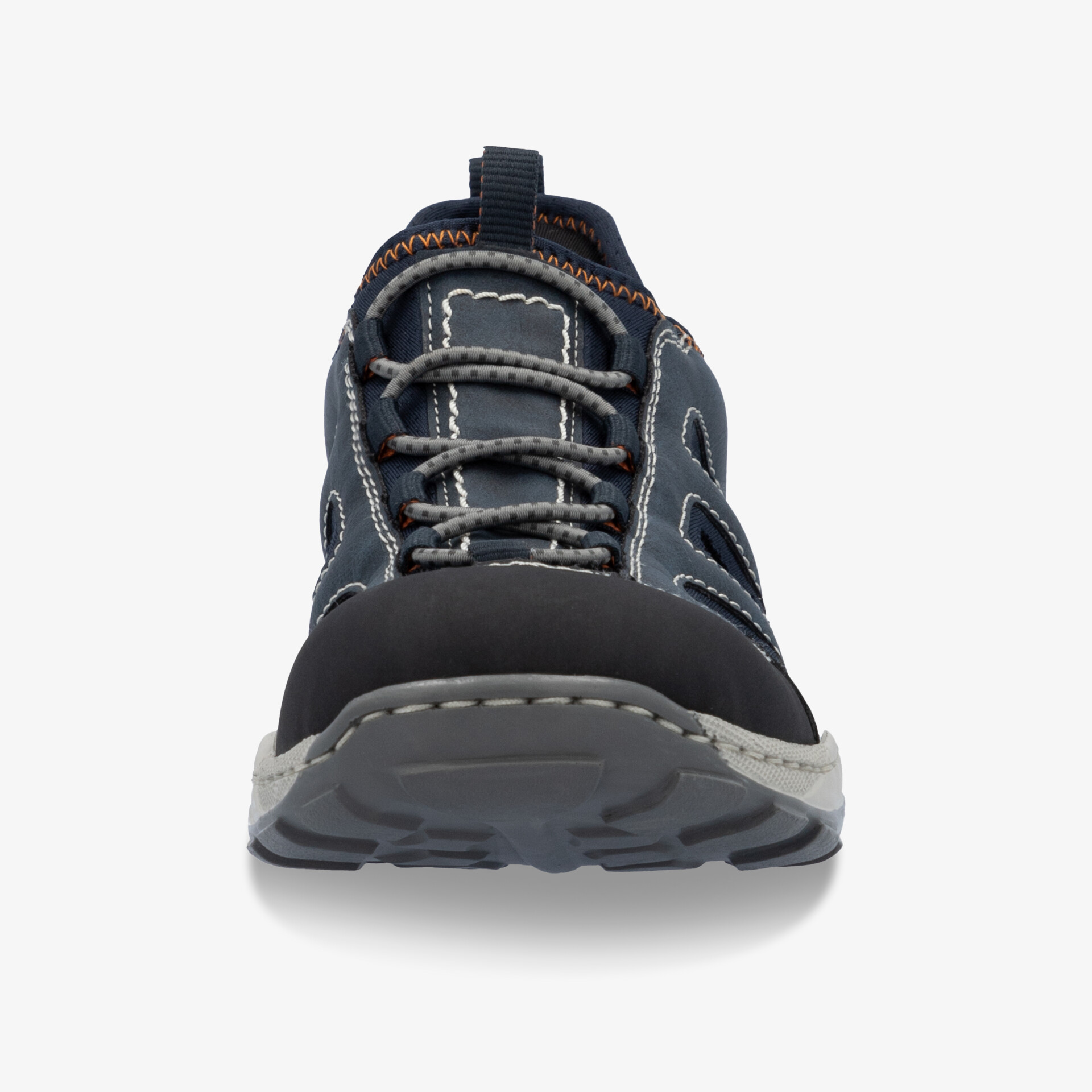 Frontansicht des robusten und bequemen Sportschuhs mit stabiler Schnürung und rutschfester Sohle