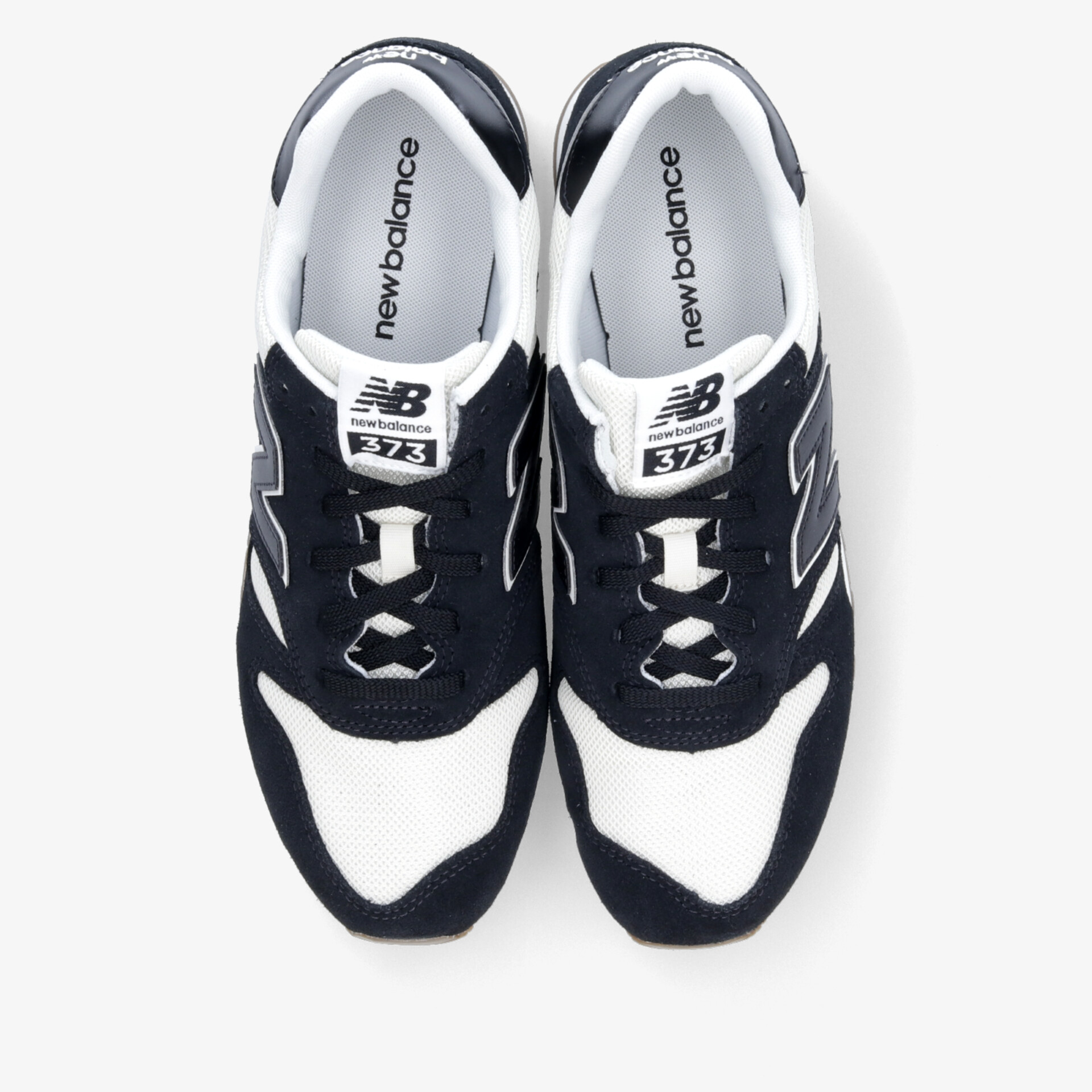 New Balance Sneaker Paar in Draufsicht, komfortabel und robust mit modernem sportlichem Design