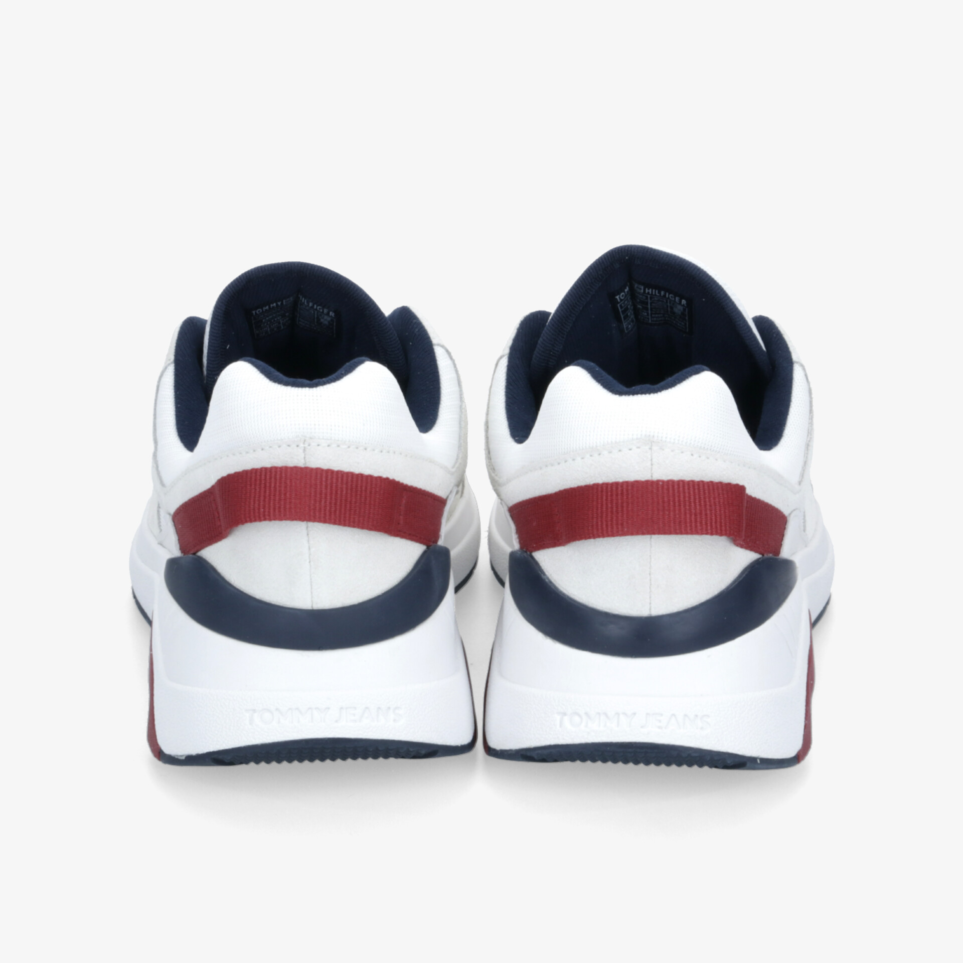 Leichter Sportschuh mit gepolstertem Kragen und robuster Sohle, komfortabel und stabil in Rot, Blau und Weiß