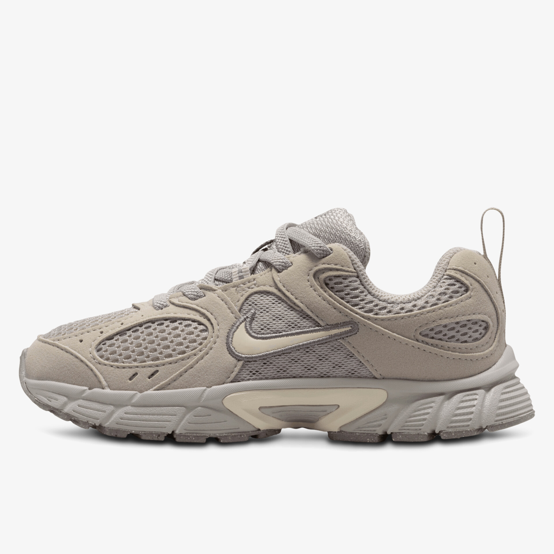 Moderner, atmungsaktiver Sportschuh für vielseitige Aktivitäten