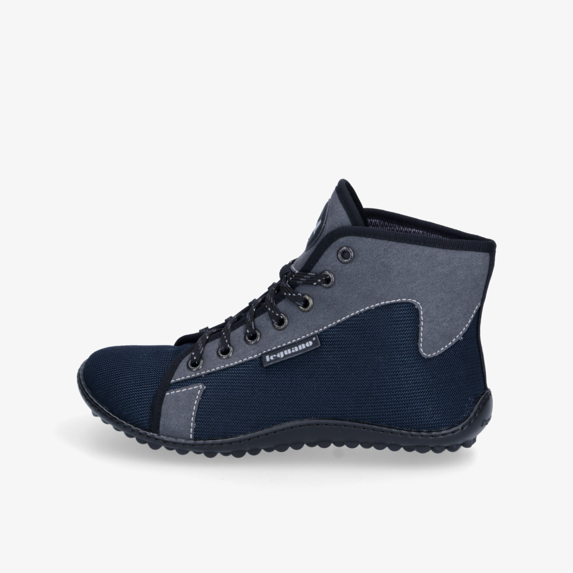 Moderner Schnürschuh in Blau und Grau mit bequemer Passform und strapazierfähiger Sohle.
