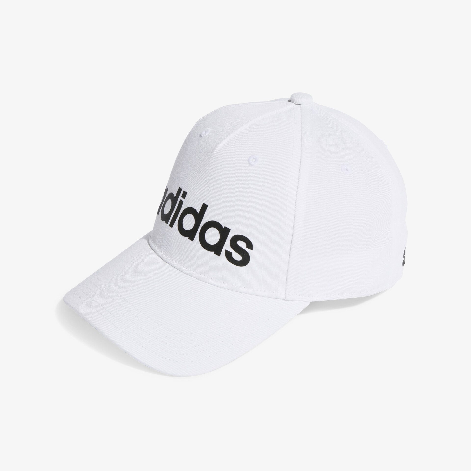 Weiße Baseballcap mit großem Logo auf der Vorderseite, klassisches Design mit gebogenem Schirm.