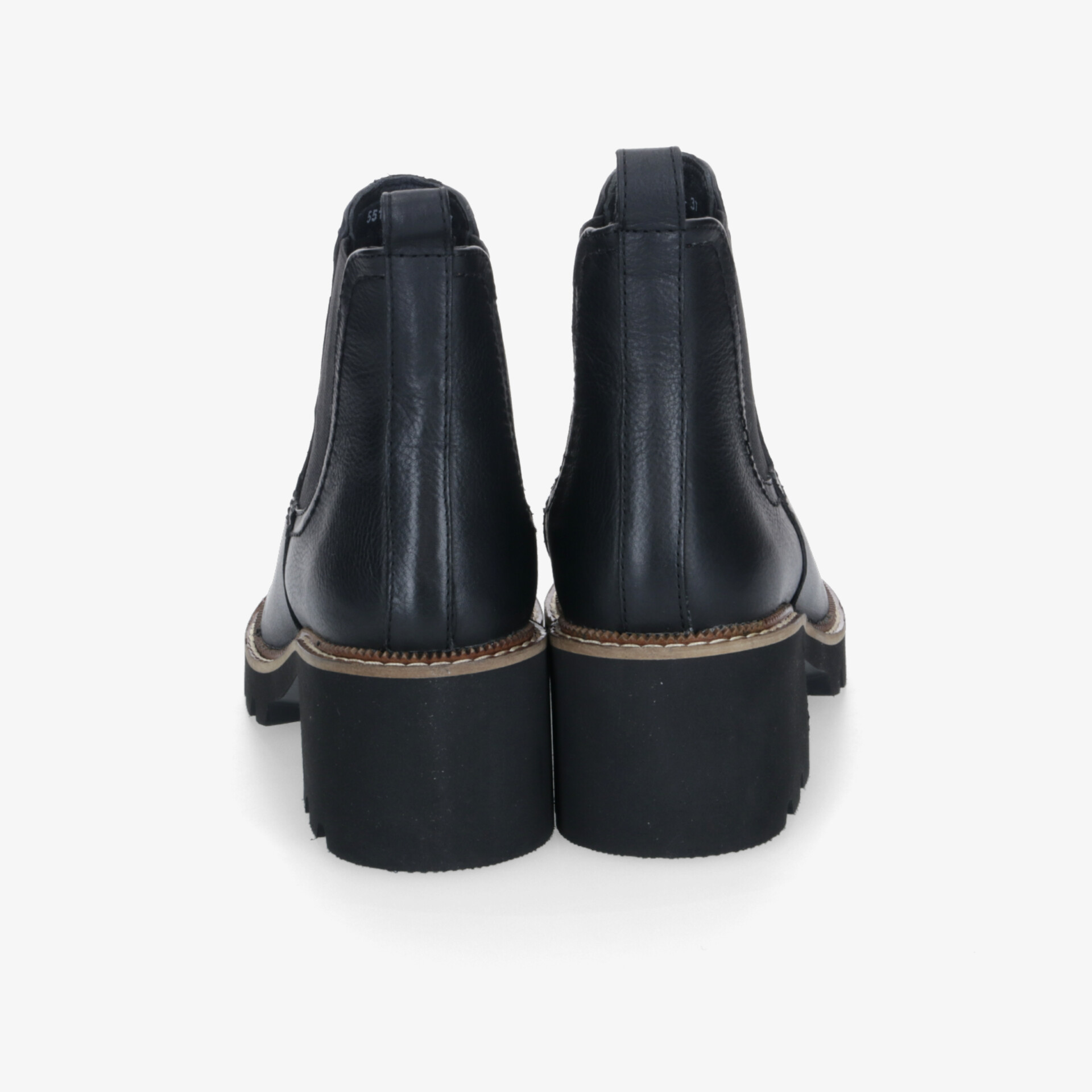 Stabiler, modischer Schuh mit hohem Absatz aus glattem Leder und sichtbaren Nähten, Rückansicht von zwei Schuhen