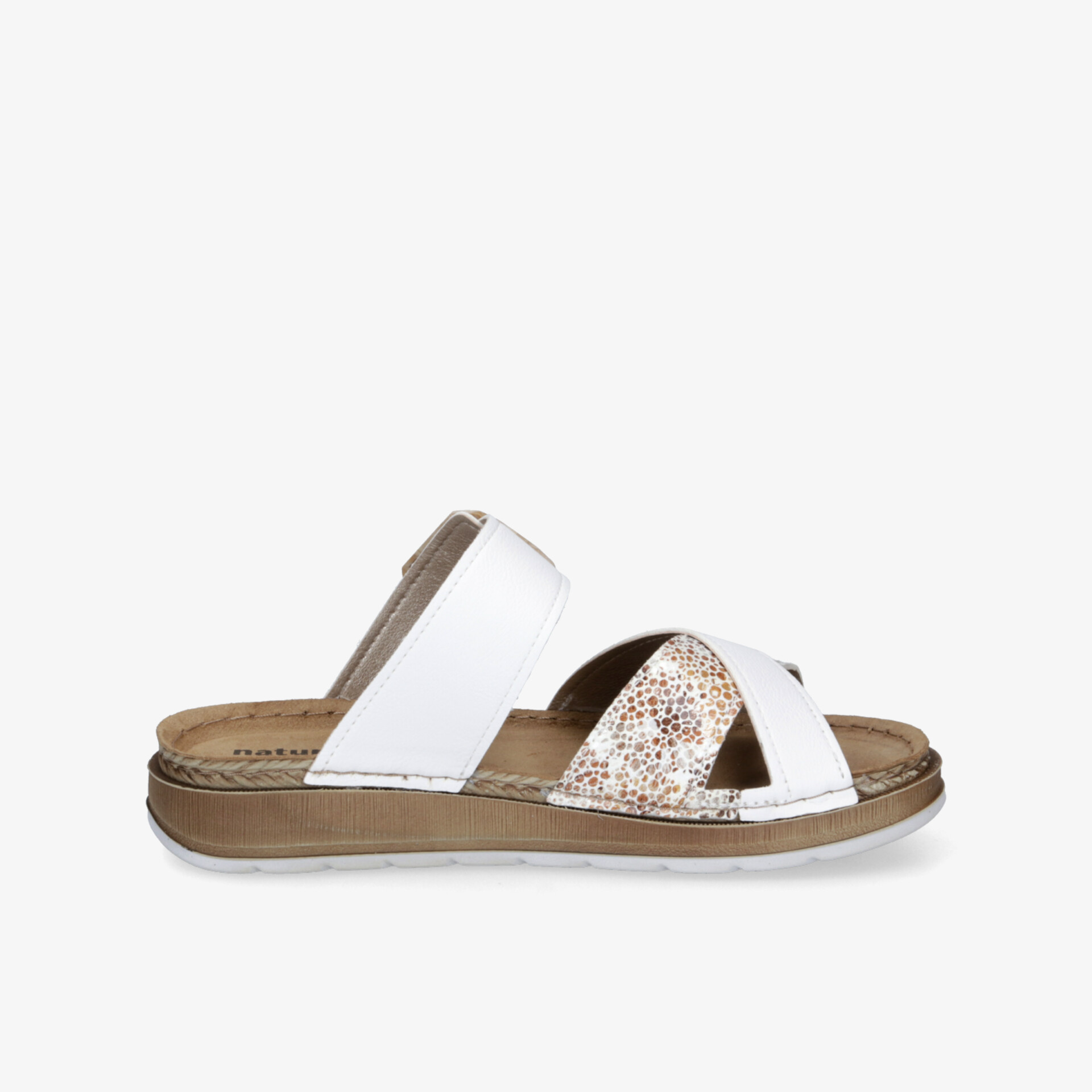 Komfortable weiße Sandale mit breitem Riemen und bequemer Sohle, seitliche Ansicht für sommerlichen Look