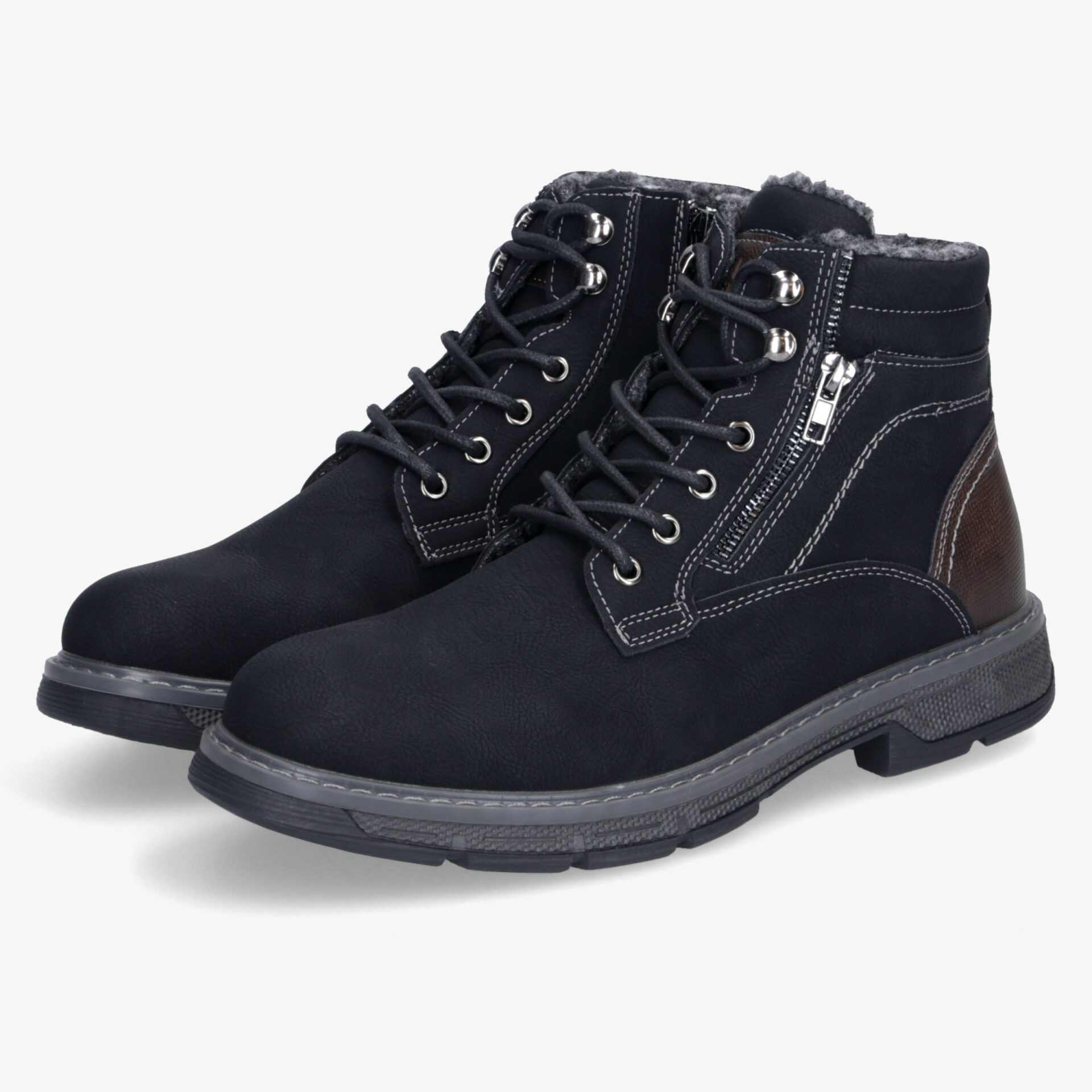 Robuste schwarze Boots im Paar mit stabiler Schnürung, gepolstertem Schaft und rutschfester Sohle für hohen Komfort