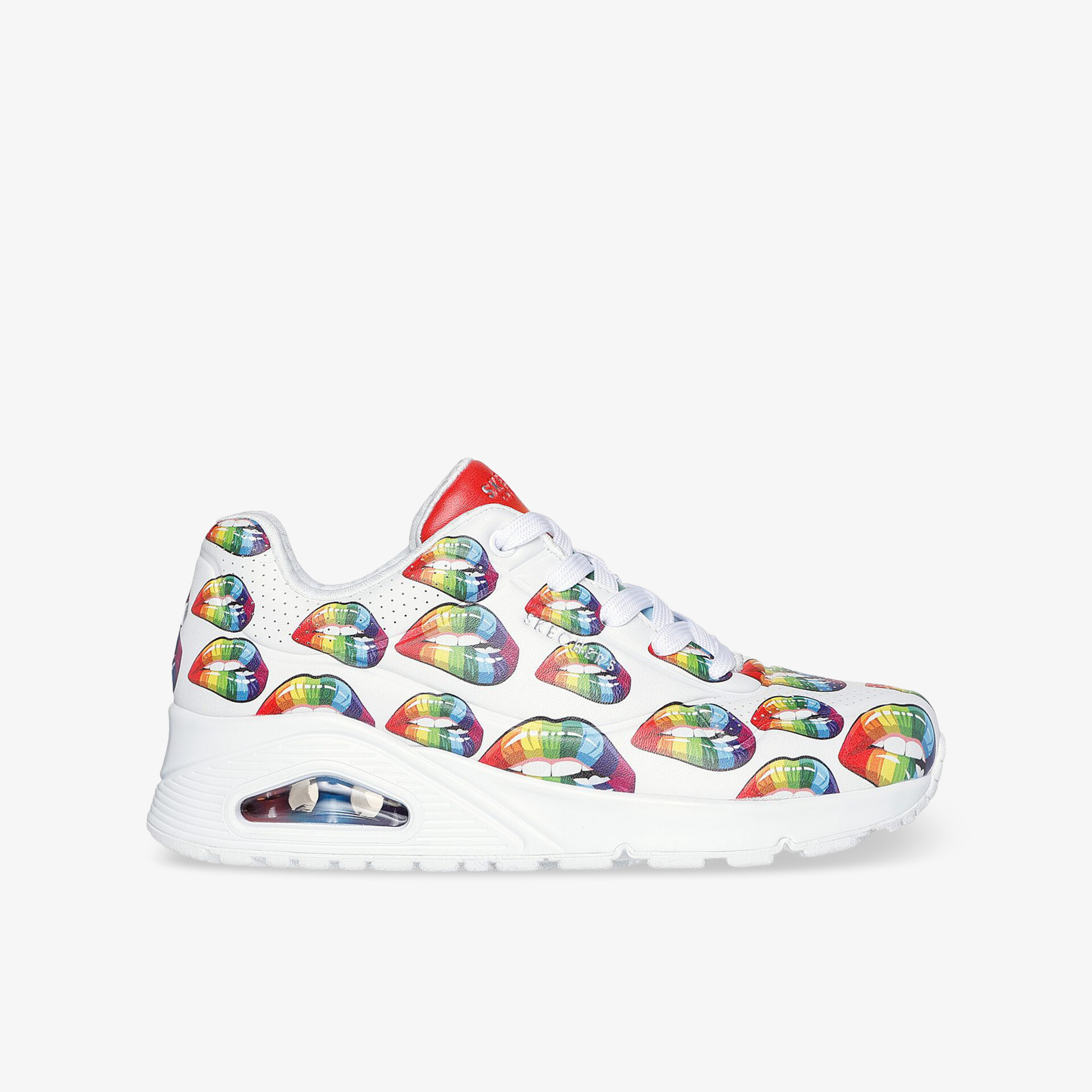 Seitliche Ansicht eines bunten Sneakers mit auffälligem Herzmotiv und komfortabler, gepolsterter Sohle