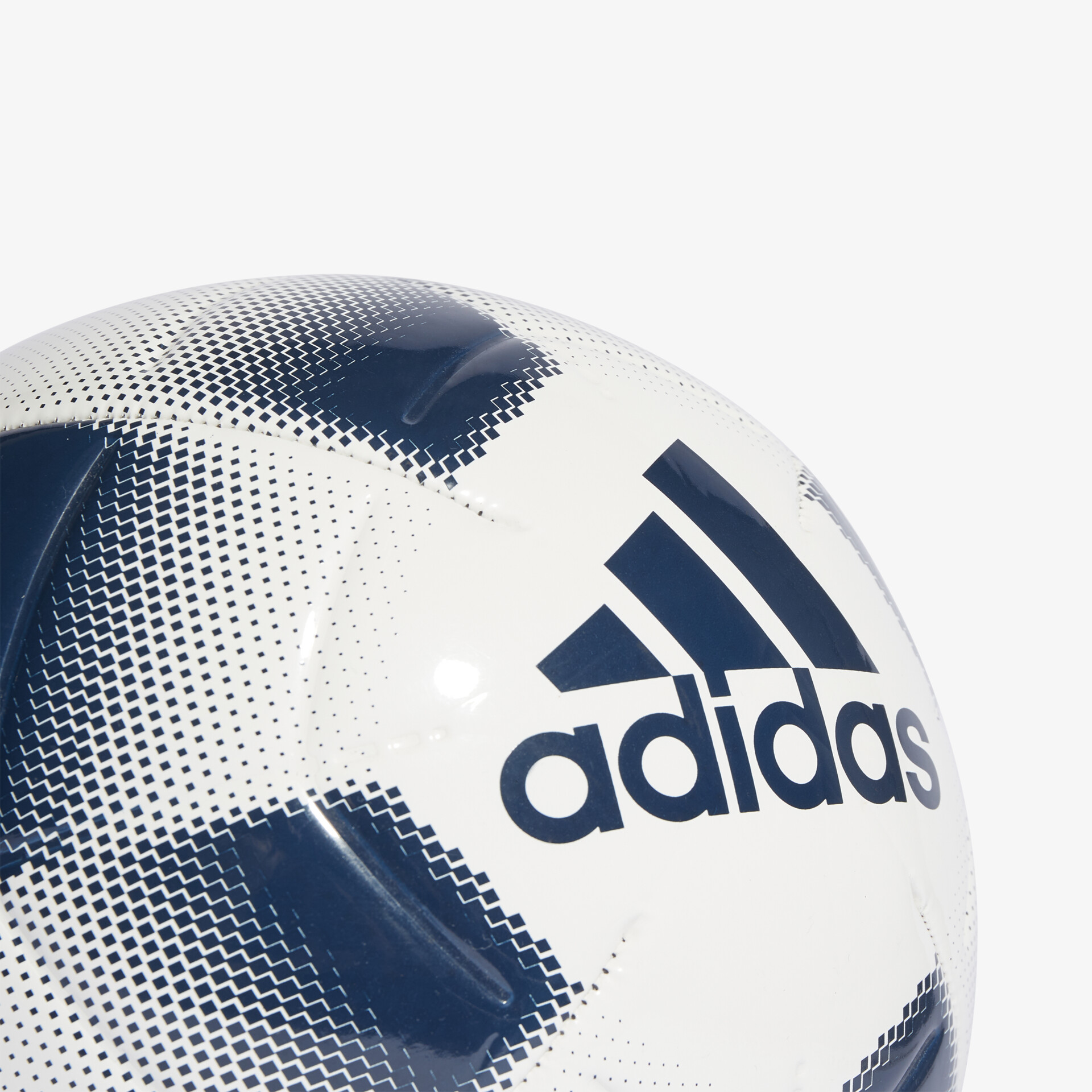 Hochwertiger Adidas Fußball mit attraktivem Design und strapazierfähiger Oberfläche für beste Spielerfahrung.