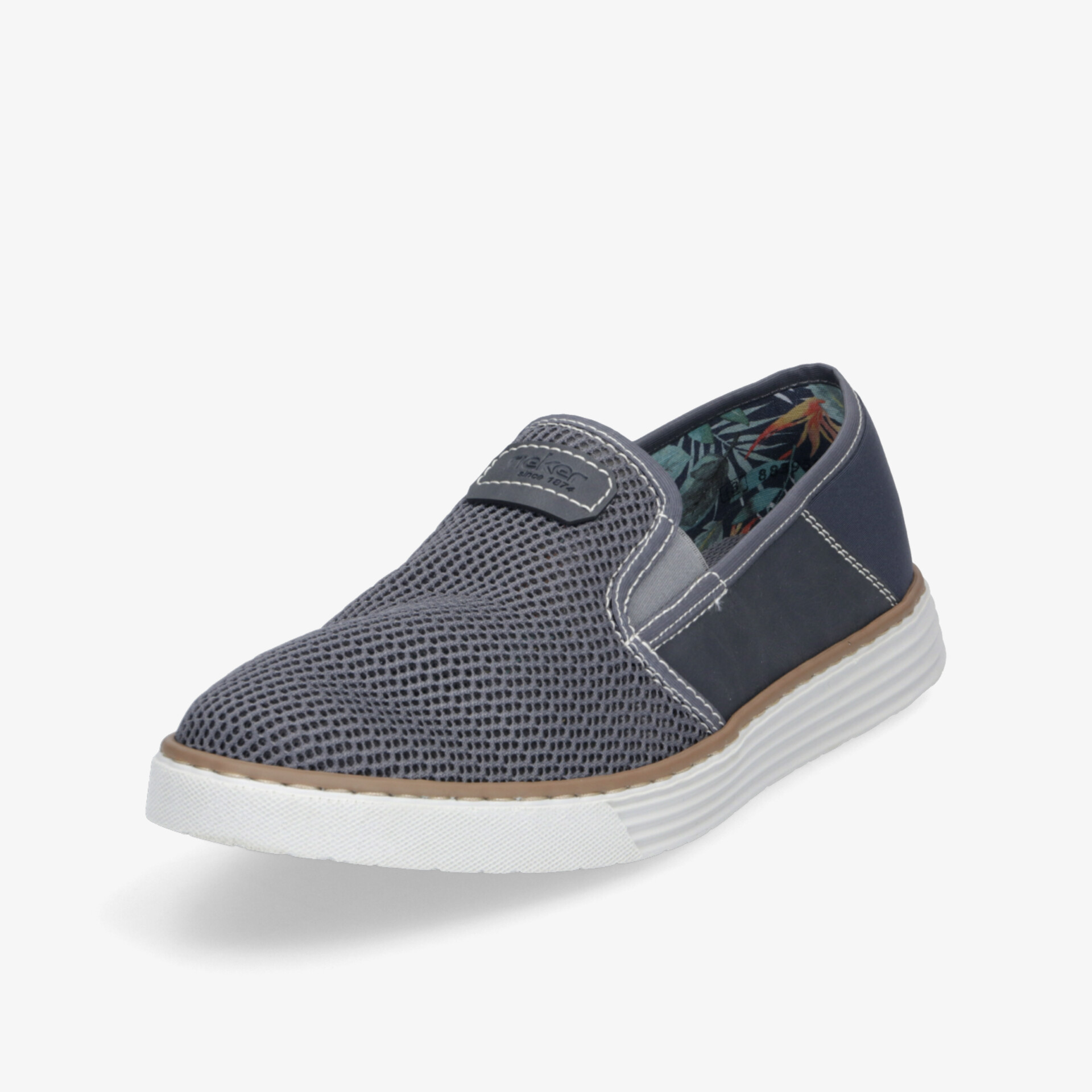 Leichter, bequemer grauer Slip-On Schuh mit atmungsaktivem Material und flexibler, rutschfester Sohle für den Alltag