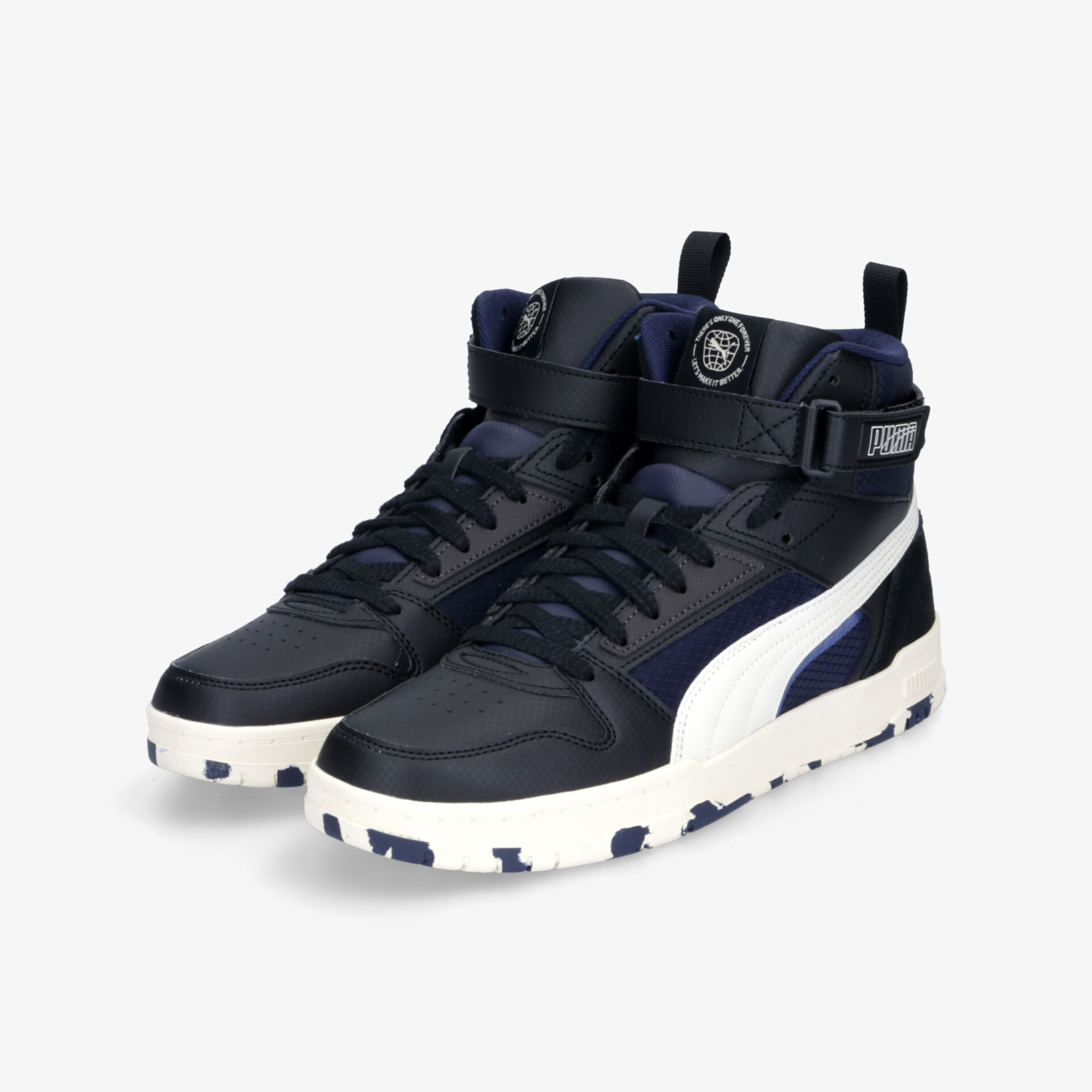 Stylische Sportschuhe mit robustem Gummi-Profildesign und gepolstertem Knöchelriemen, ideal für sportliche Aktivitäten