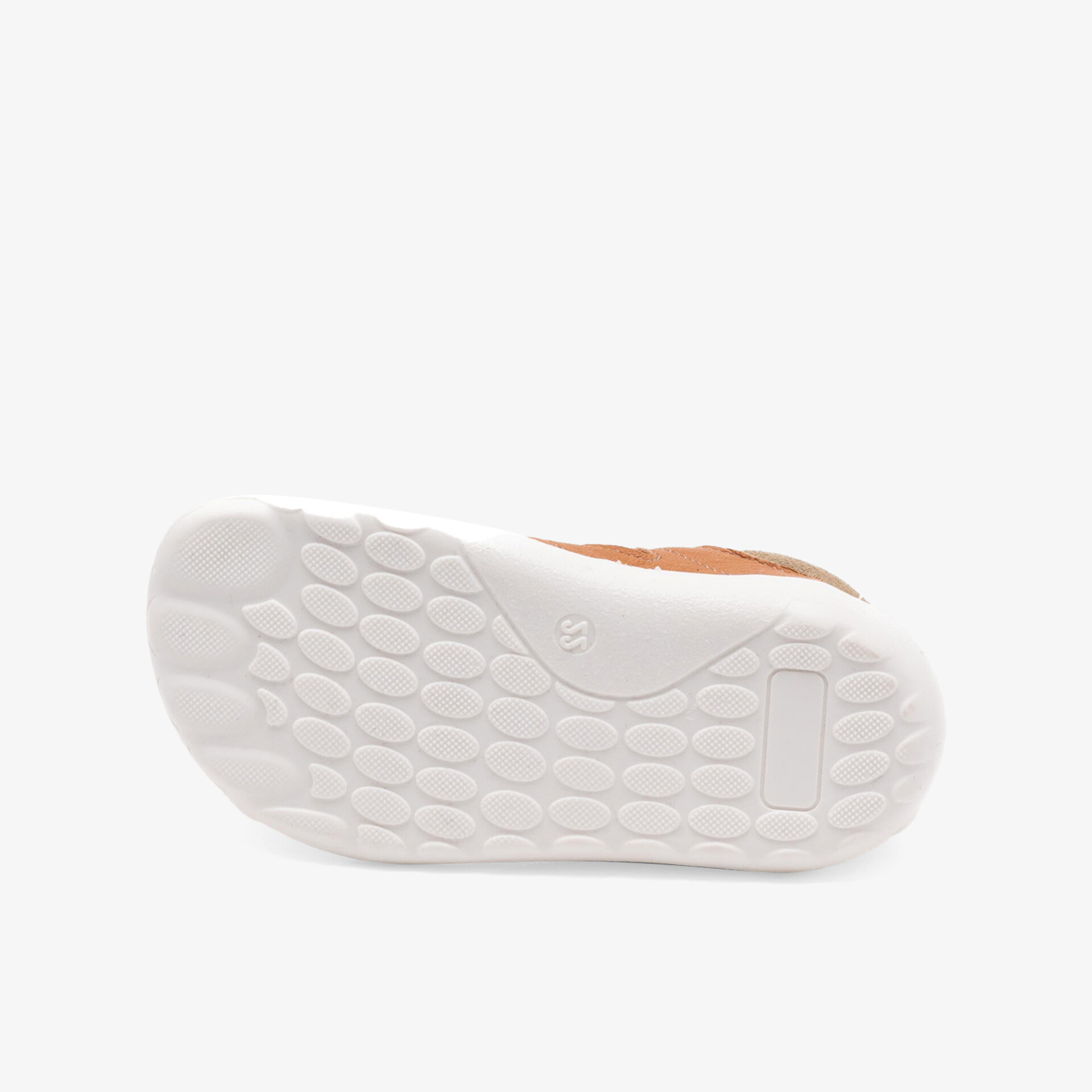 Weiße Schuhsohle mit rutschfestem Profil für optimalen Halt und flexiblem, robustem Material