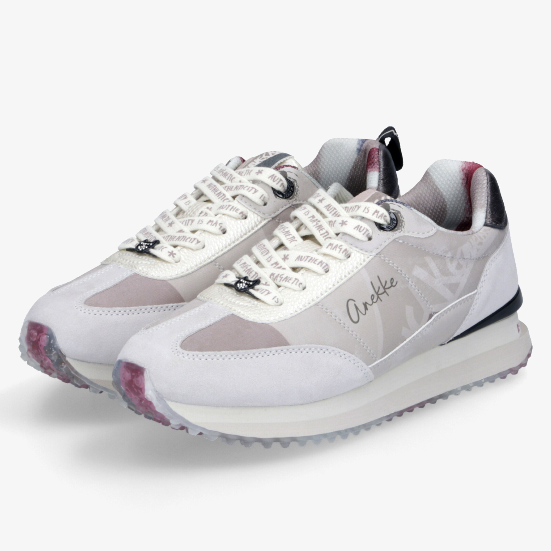 Moderne Sportschuhe mit attraktivem Design und bequemer Passform für jeden Anlass.