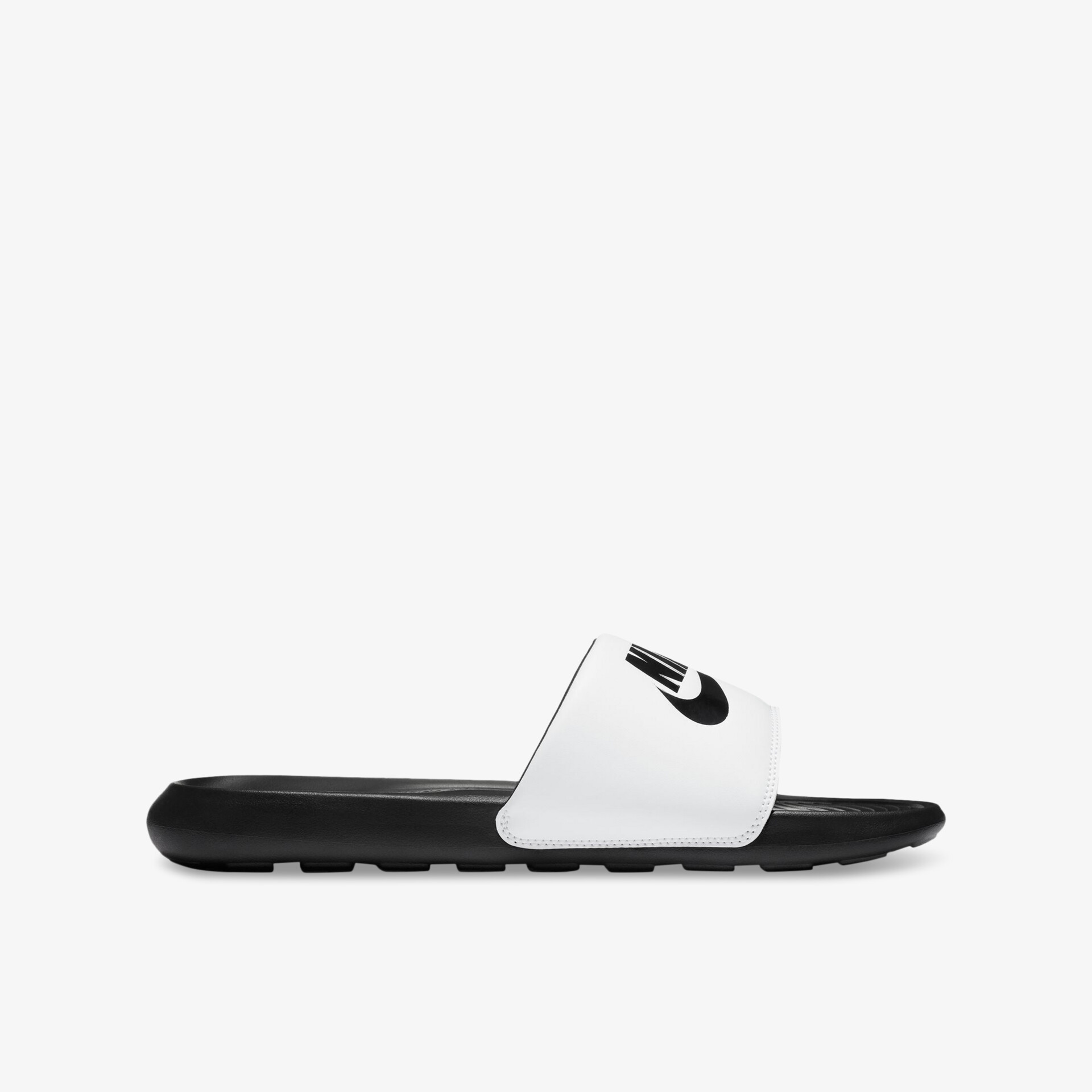 Bequeme weiße Slides mit schwarzer Sohle und sportlichem Design für vielseitige Freizeitaktivitäten.
