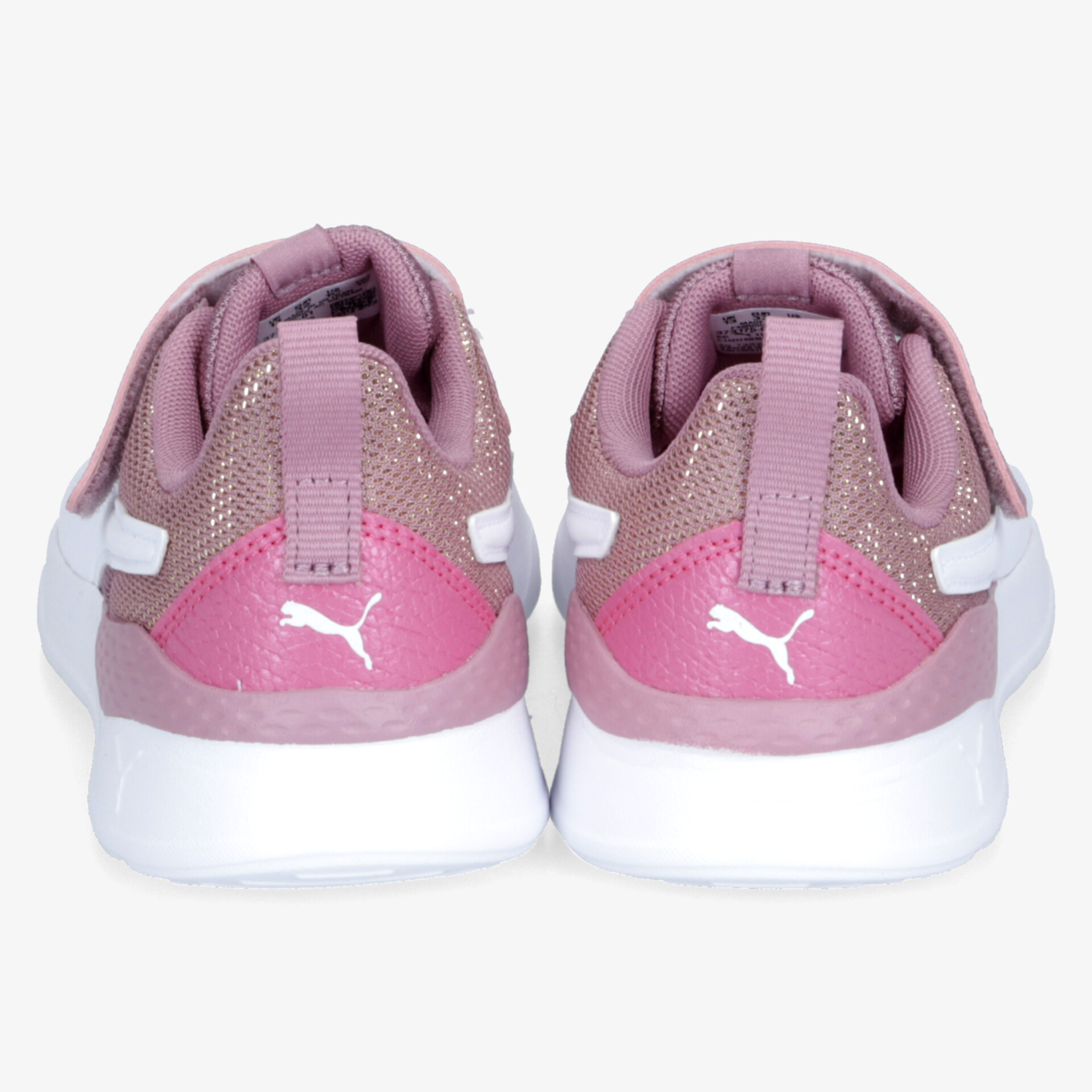 Leichte, sportliche Rosa Sneaker von Puma mit flexiblem, rutschfestem Profil und modernem Design