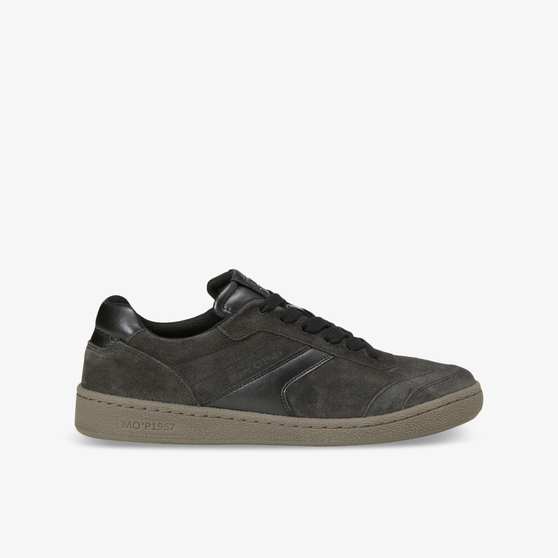 Seitlich gezeigter grauer Sneaker mit robustem Sohlenprofil und komfortablem Design, ideal für den Alltag