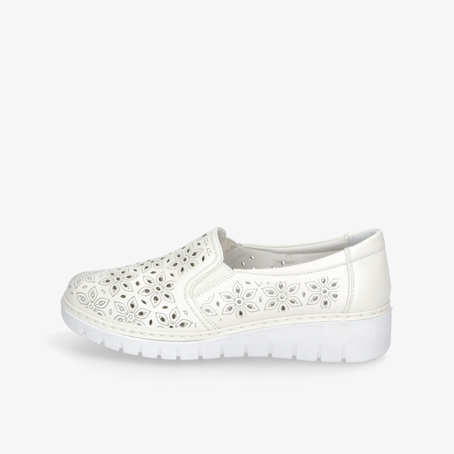 Leichter weißer Slipper mit perforiertem Design für optimale Atmungsaktivität und flexible, rutschfeste Sohle