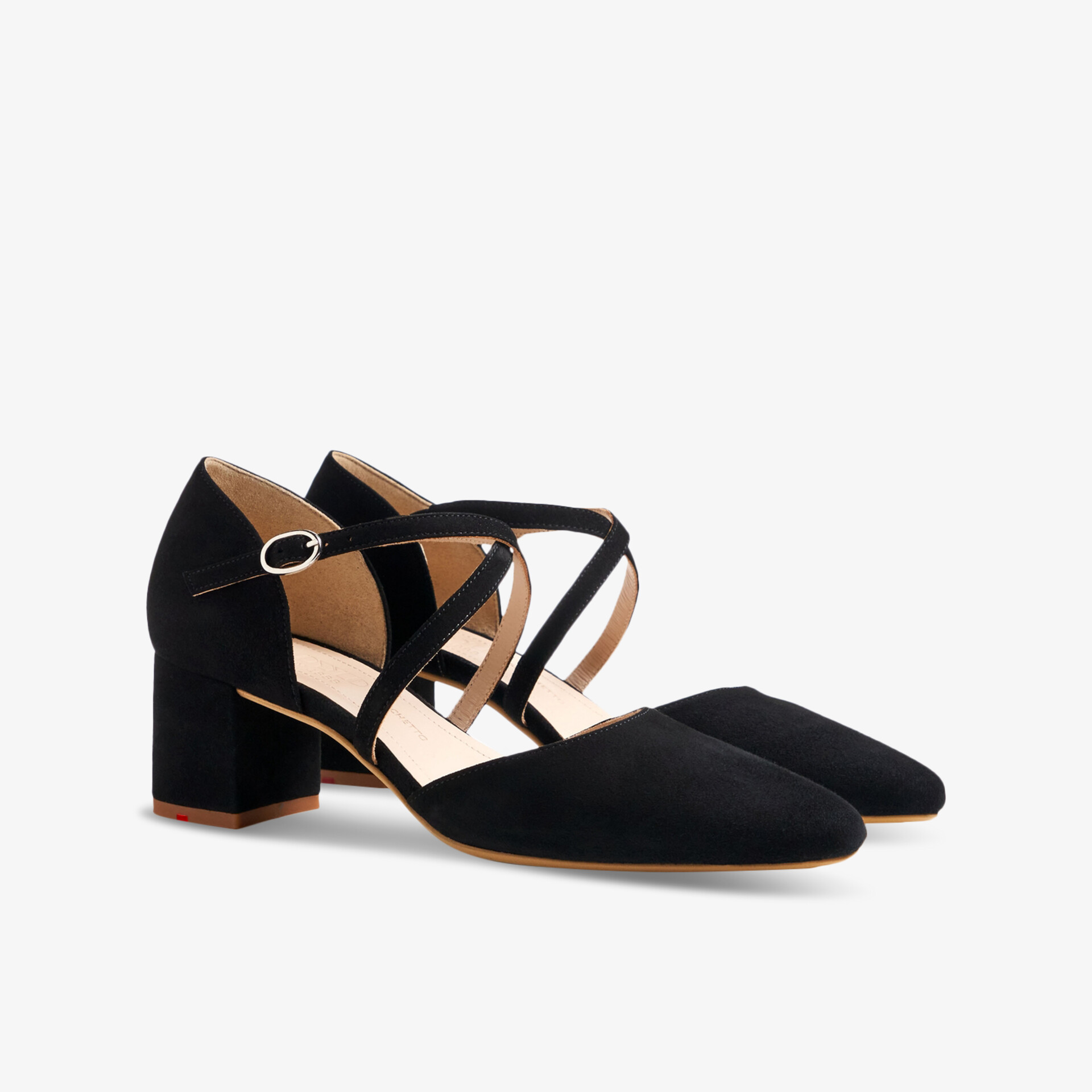 Elegante schwarze Schuhe mit Blockabsatz und Kreuzriemen für vielseitige Kombinationen.