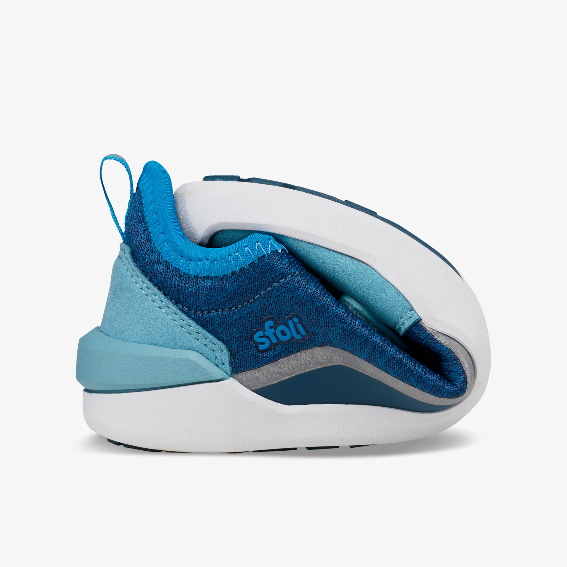 Flexibler blauer Schuh mit innovativem Design für maximalen Komfort und Vielseitigkeit.