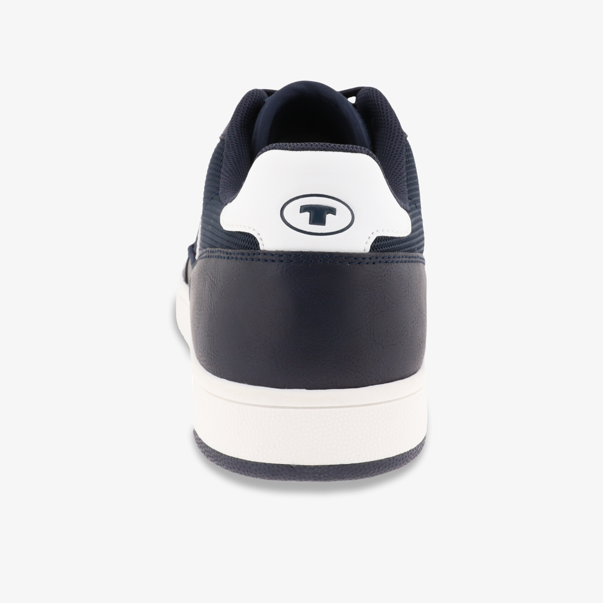 Ansicht von hinten auf sportlichen Schuh mit gepolstertem Schaft und robuster Sohle