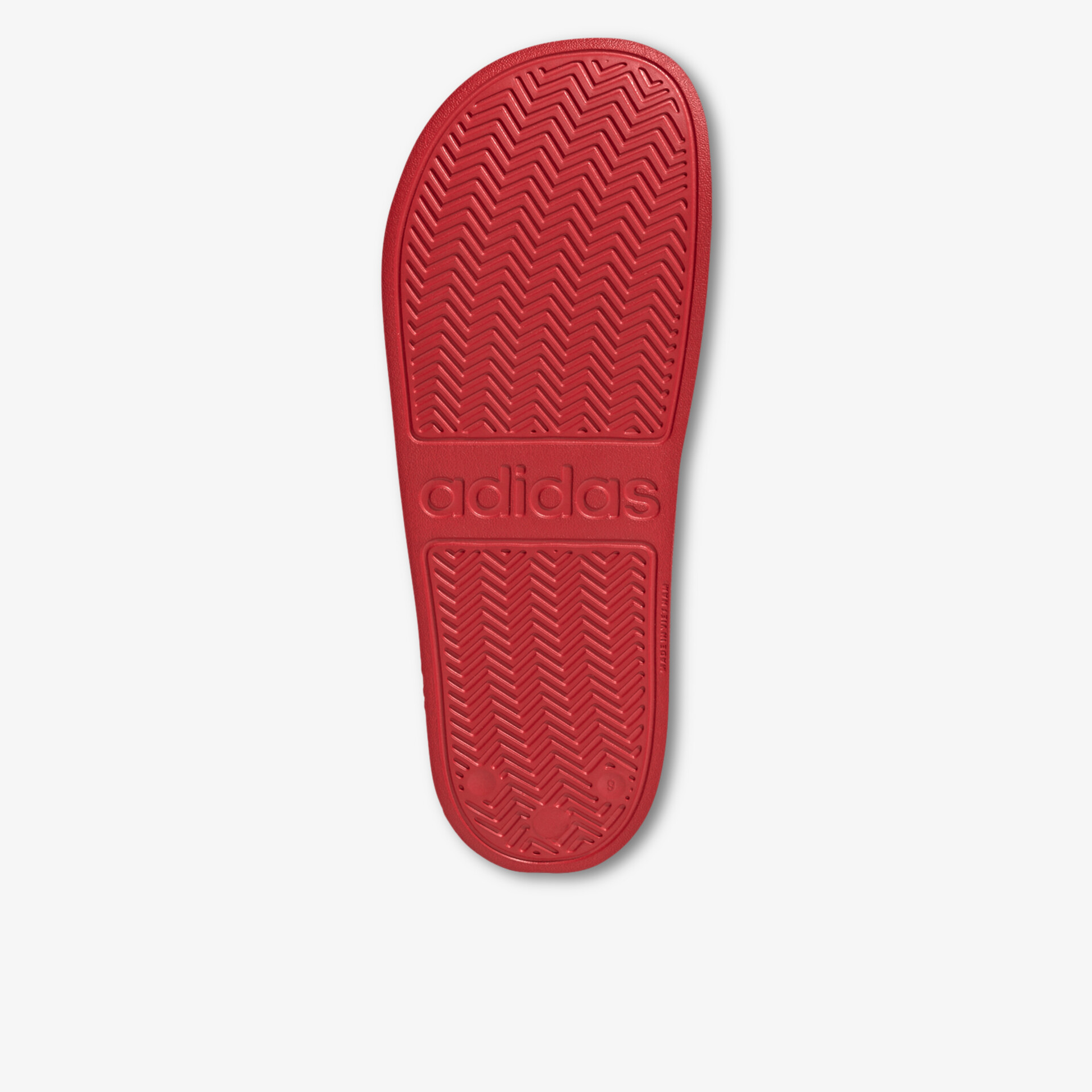 rote Adidas Sohle mit rutschfestem Profil und robustem Material für sicheren Halt