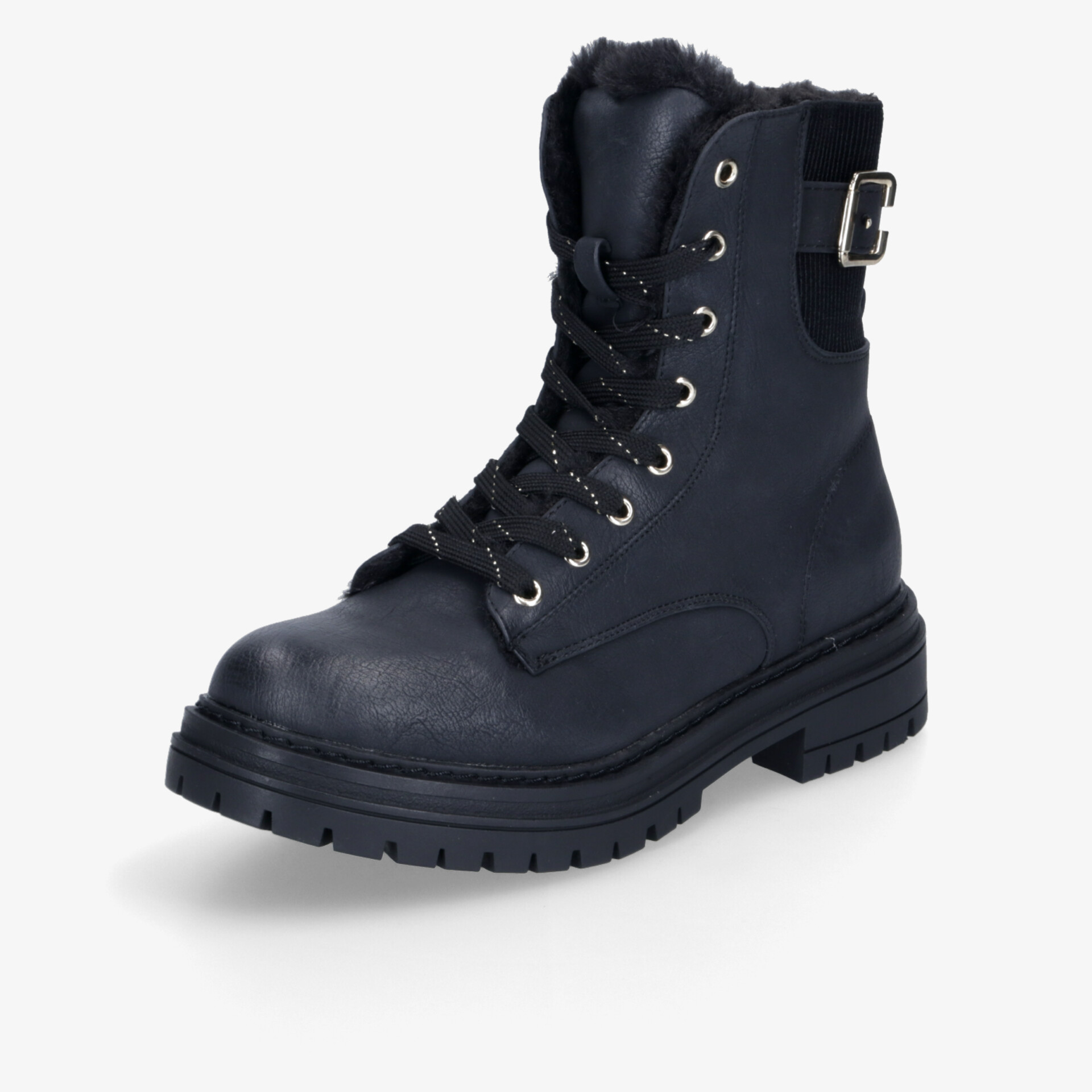 Robuster schwarzer Schnürstiefel mit strapazierfähiger Profilsohle und metallischen Ösen in schräger Vorderansicht