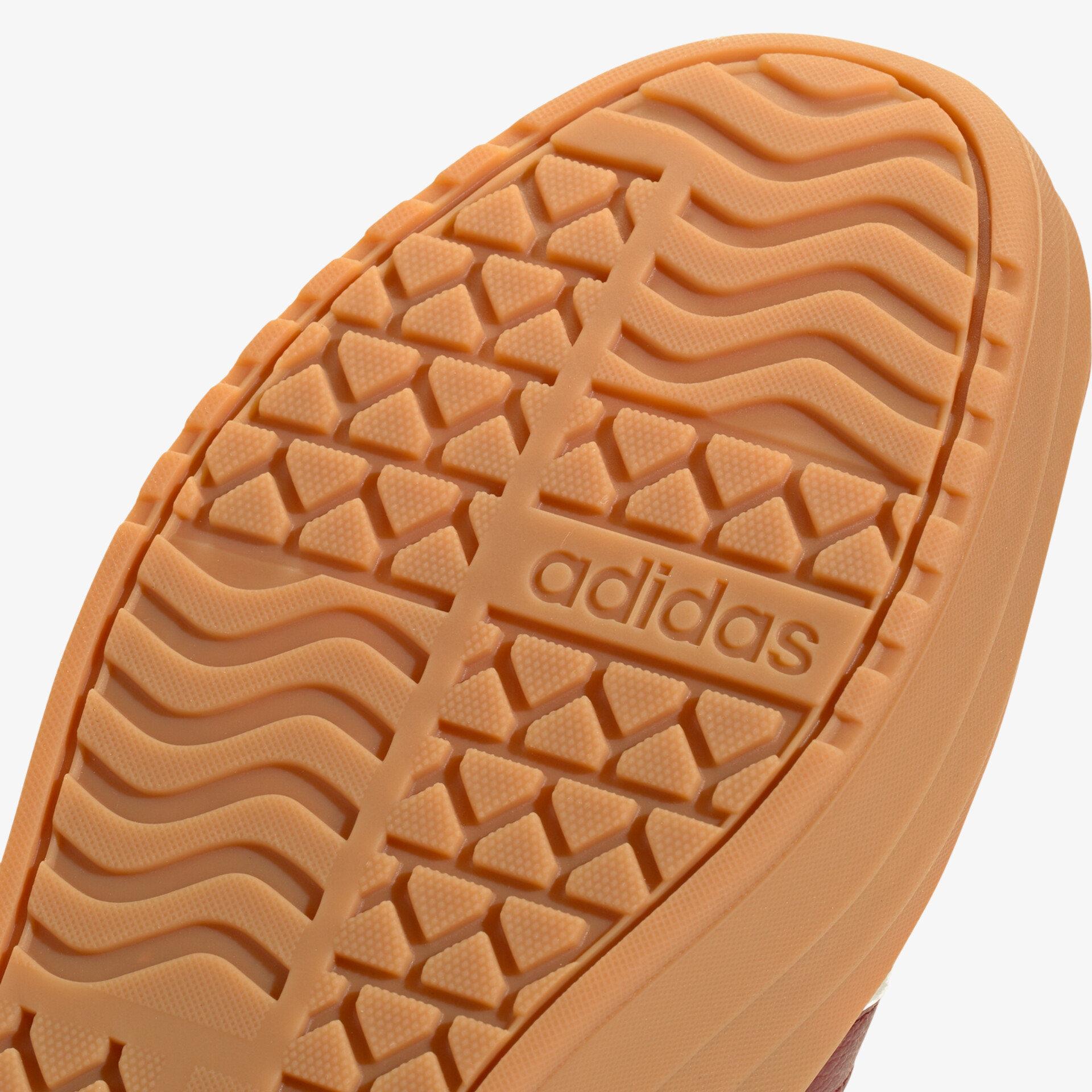 Detailaufnahme der robusten, rutschfesten adidas Gummiprofilsohle für optimalen Halt und Stabilität