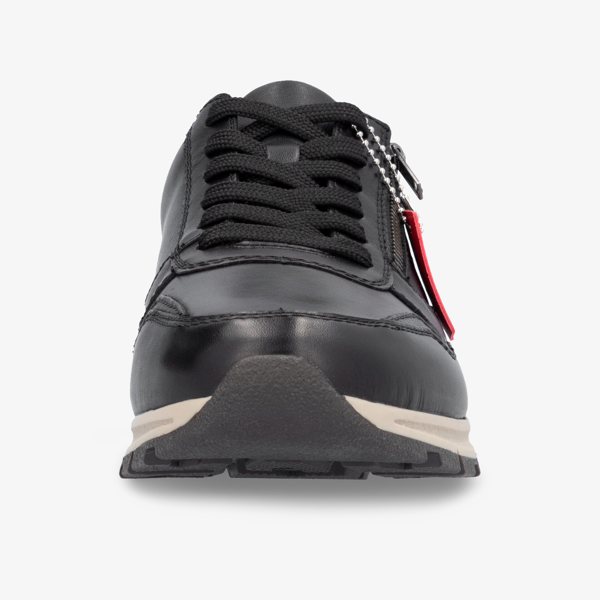 Schwarzer Sportschuh in Frontansicht mit Schnürung, robuster rutschfester Sohle und bequemem Design für aktiven Komfort