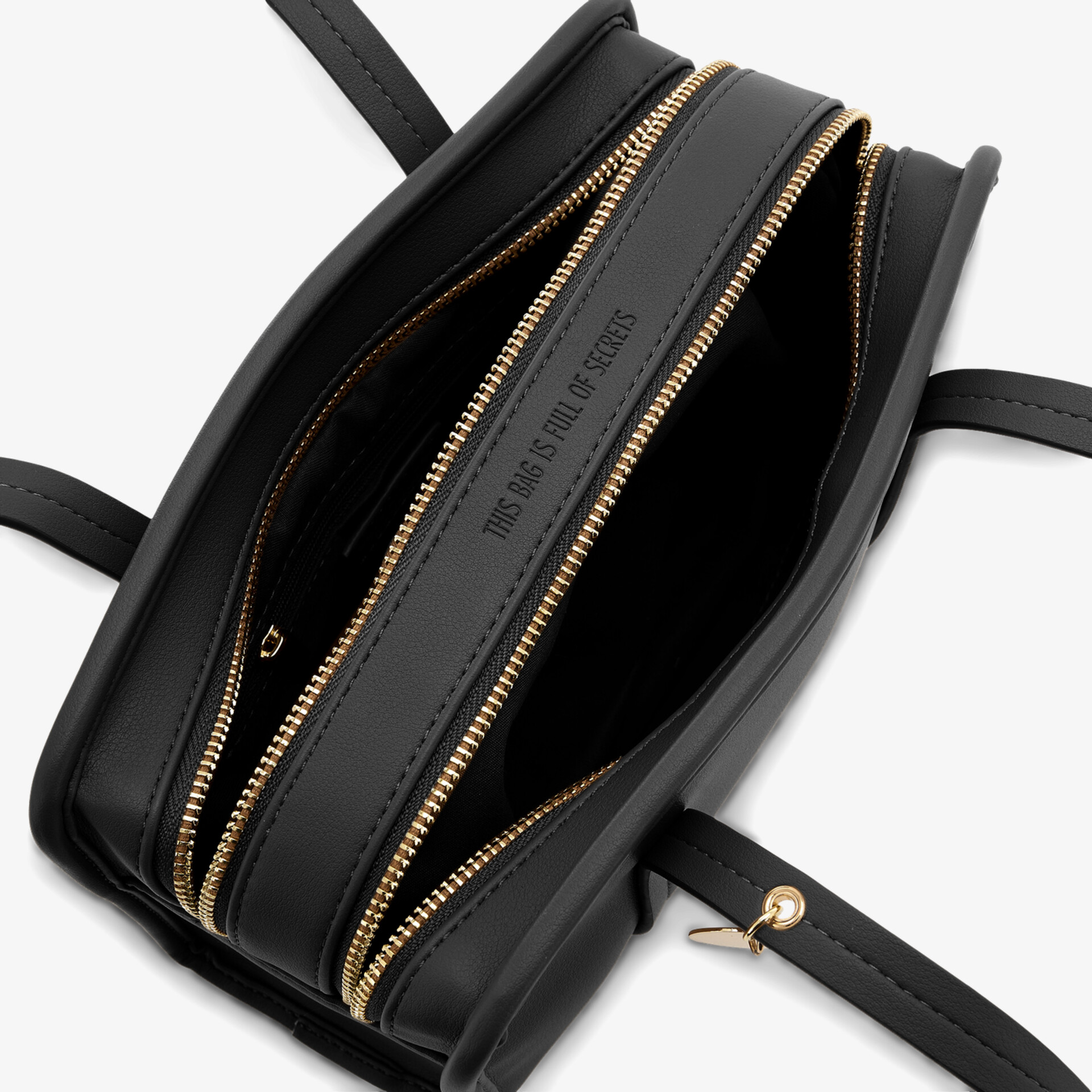 Schwarze elegante Handtasche mit offenem Reißverschluss und sichtbar hochwertigem Innenfutter, praktische Aufteilung