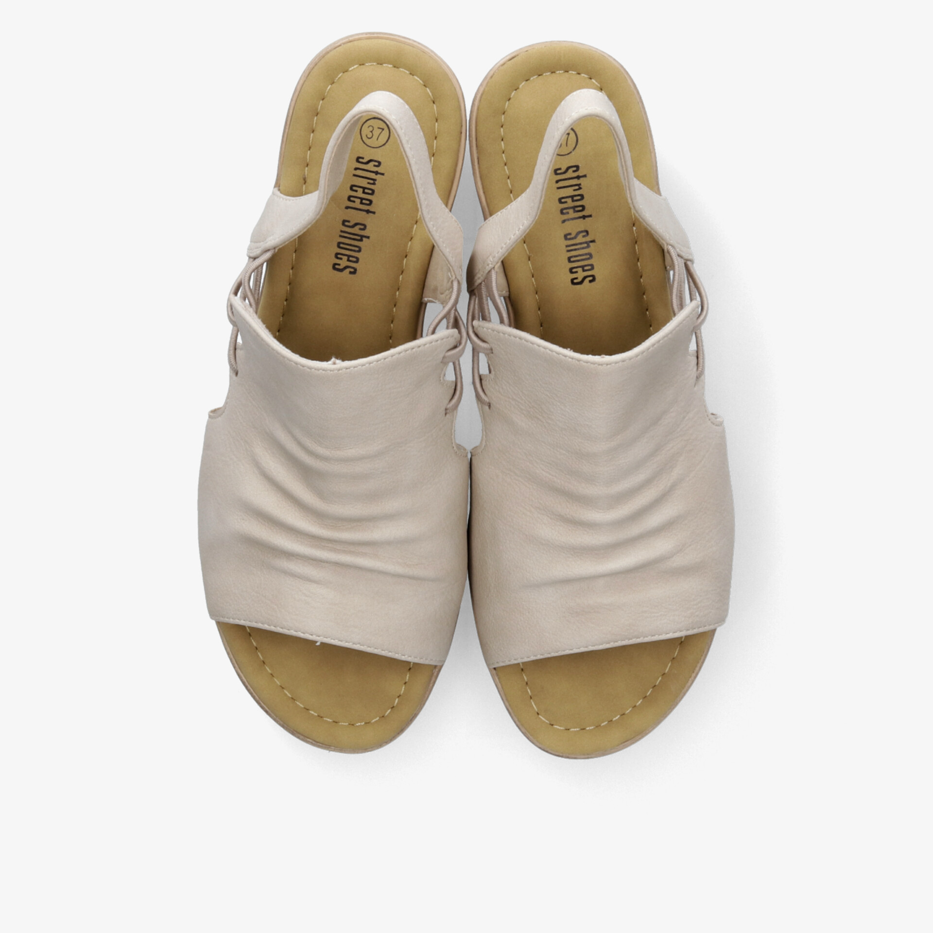 Bequeme beige Sandalen mit weichem Fußbett und gepolsterten Riemen für optimalen Tragekomfort