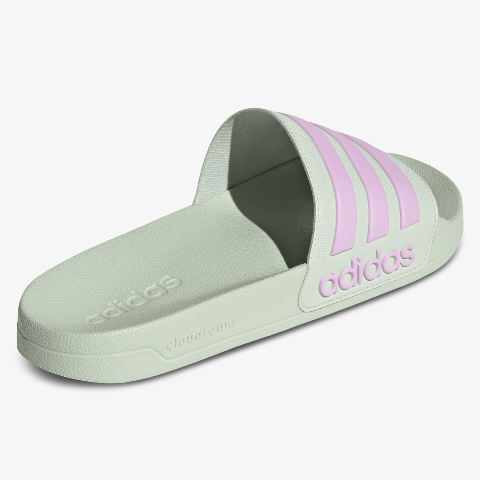 Leichter, bequemer Badeschuh mit weicher Sohle und markantem Logo in sportlichem Design für sommerlichen Komfort