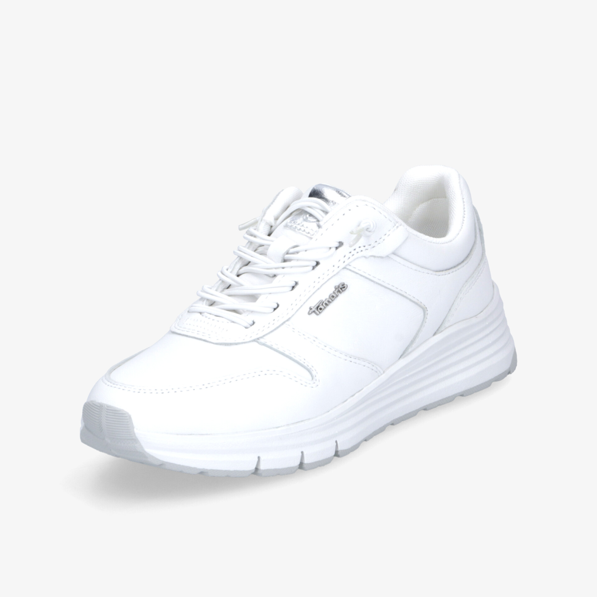 Weißer sportlicher Schuh mit Schnürsenkeln und leichter flexibler Sohle für hohen Tragekomfort