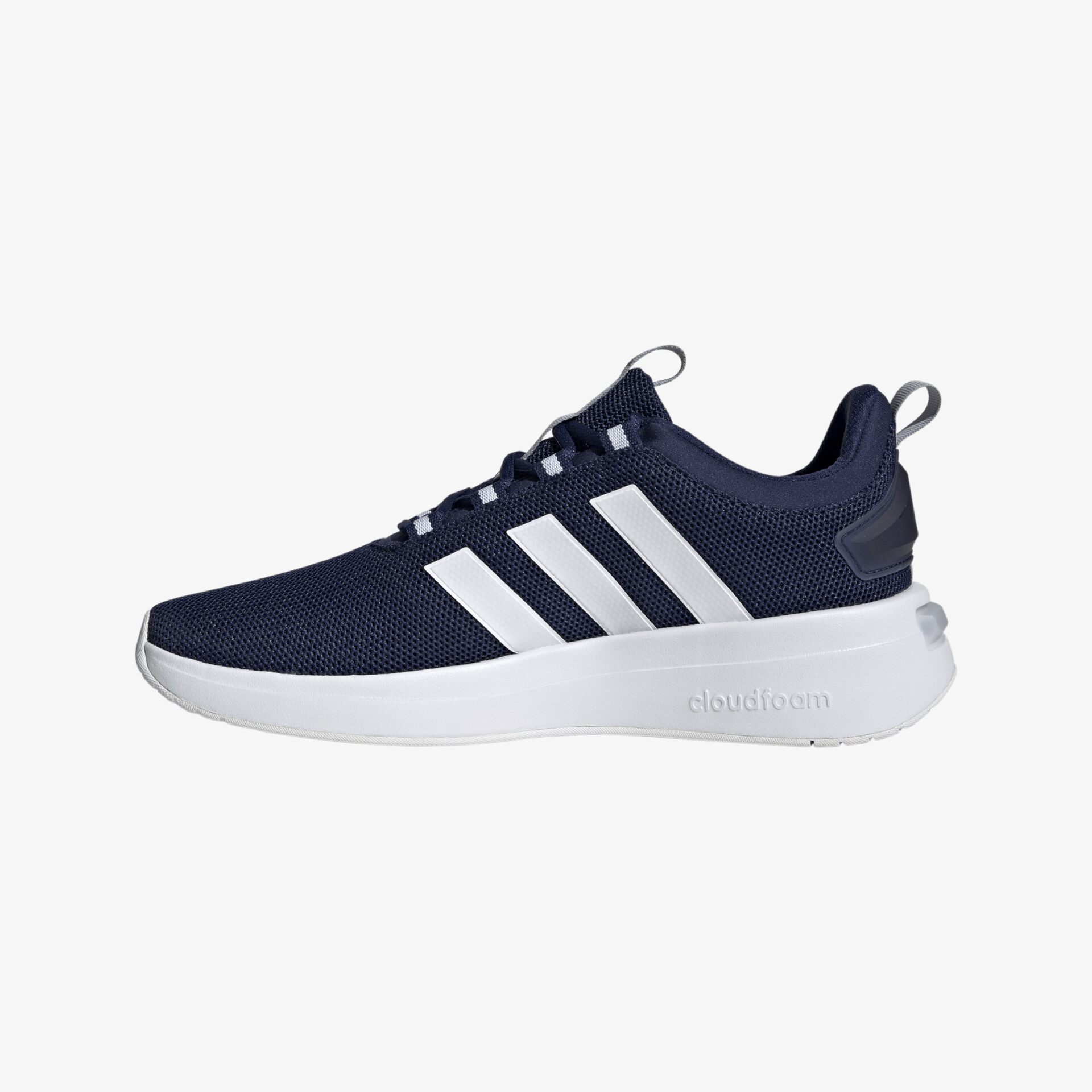 Moderner Sneaker in Schwarz mit weißen Streifen und bequemer, griffiger Sohle für optimalen Tragekomfort.