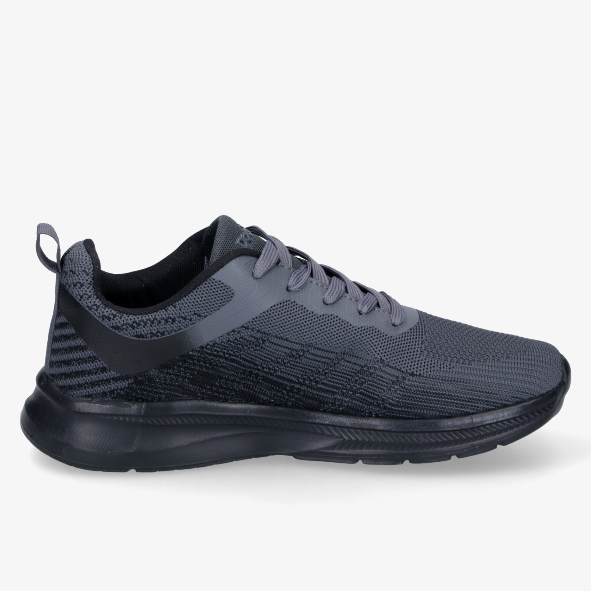 Schwarzer leichter Sneaker mit atmungsaktivem Material und bequemer Passform in klarer Seitenansicht